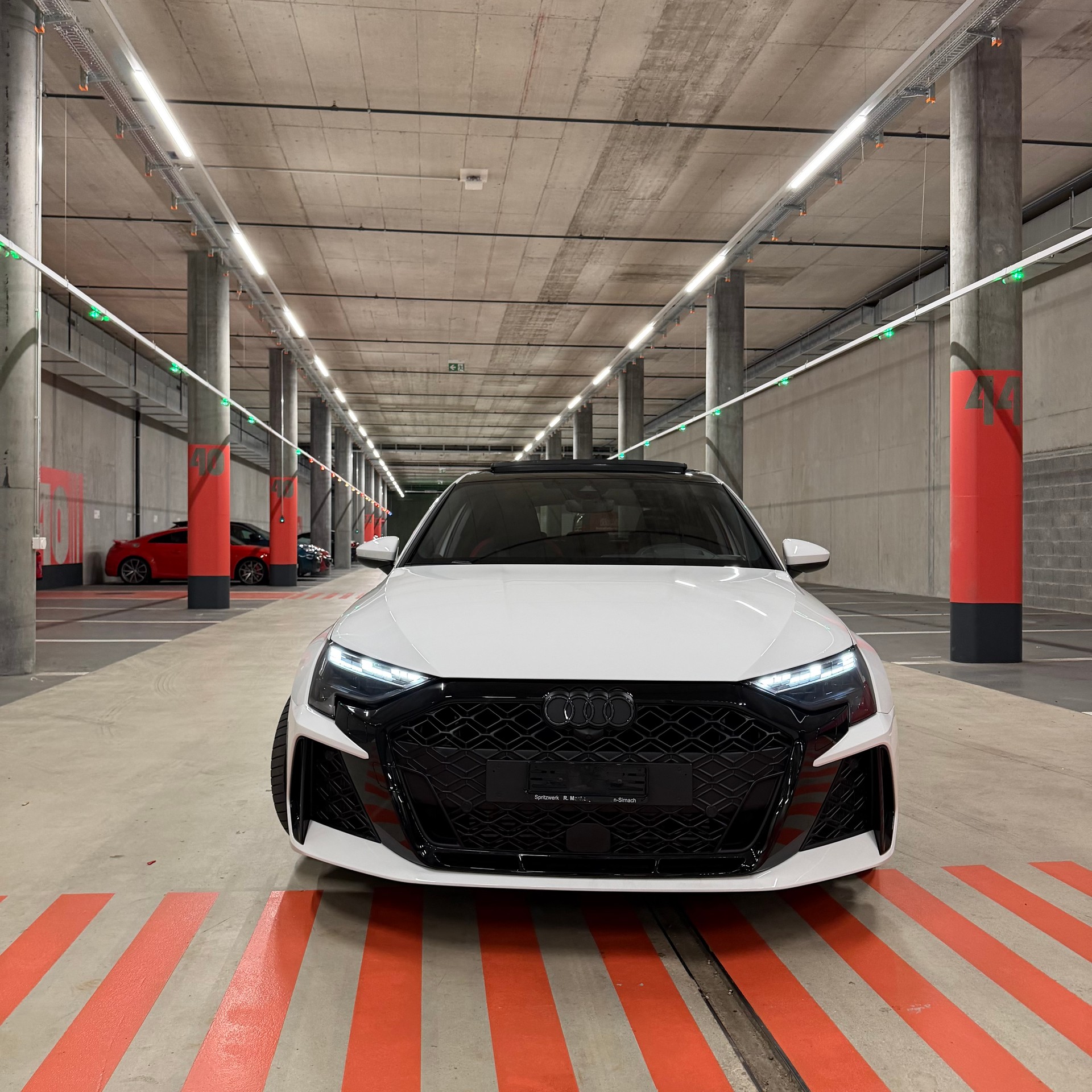 AUDI RS3 Sportback 2.5 TSI quattro S-tronic-image-2
