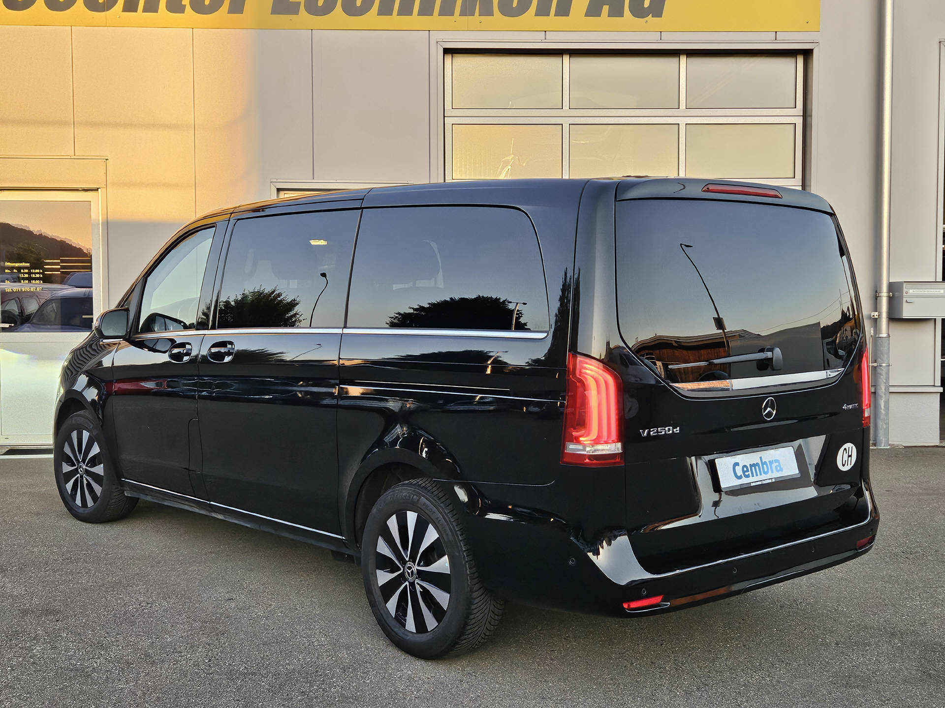MERCEDES-BENZ V 250 d Avantgarde lang 4matic Van * 7- Plätzer * 10 Jahre oder 100'000km Gratisservice *-image-8