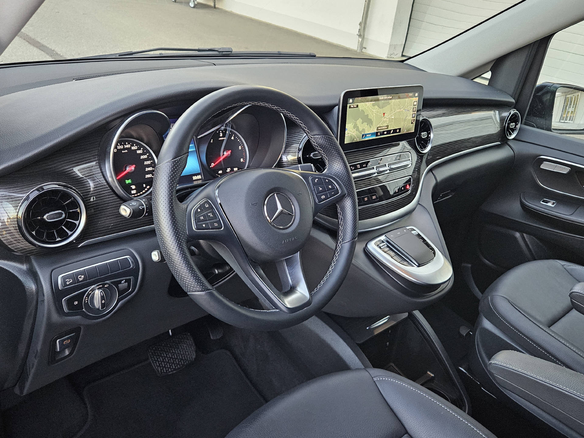 MERCEDES-BENZ V 250 d Avantgarde lang 4matic Van * 7- Plätzer * 10 Jahre oder 100'000km Gratisservice *-image-15