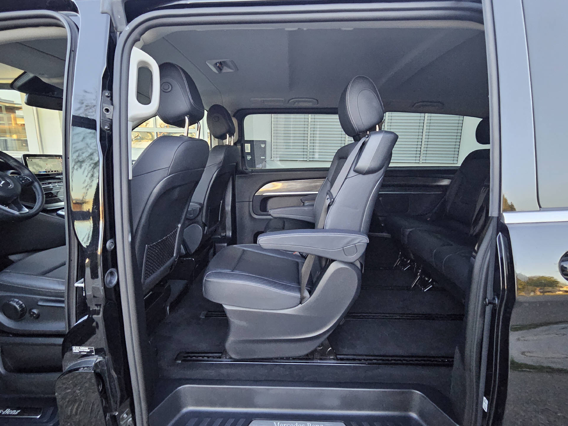 MERCEDES-BENZ V 250 d Avantgarde lang 4matic Van * 7- Plätzer * 10 Jahre oder 100'000km Gratisservice *-image-19