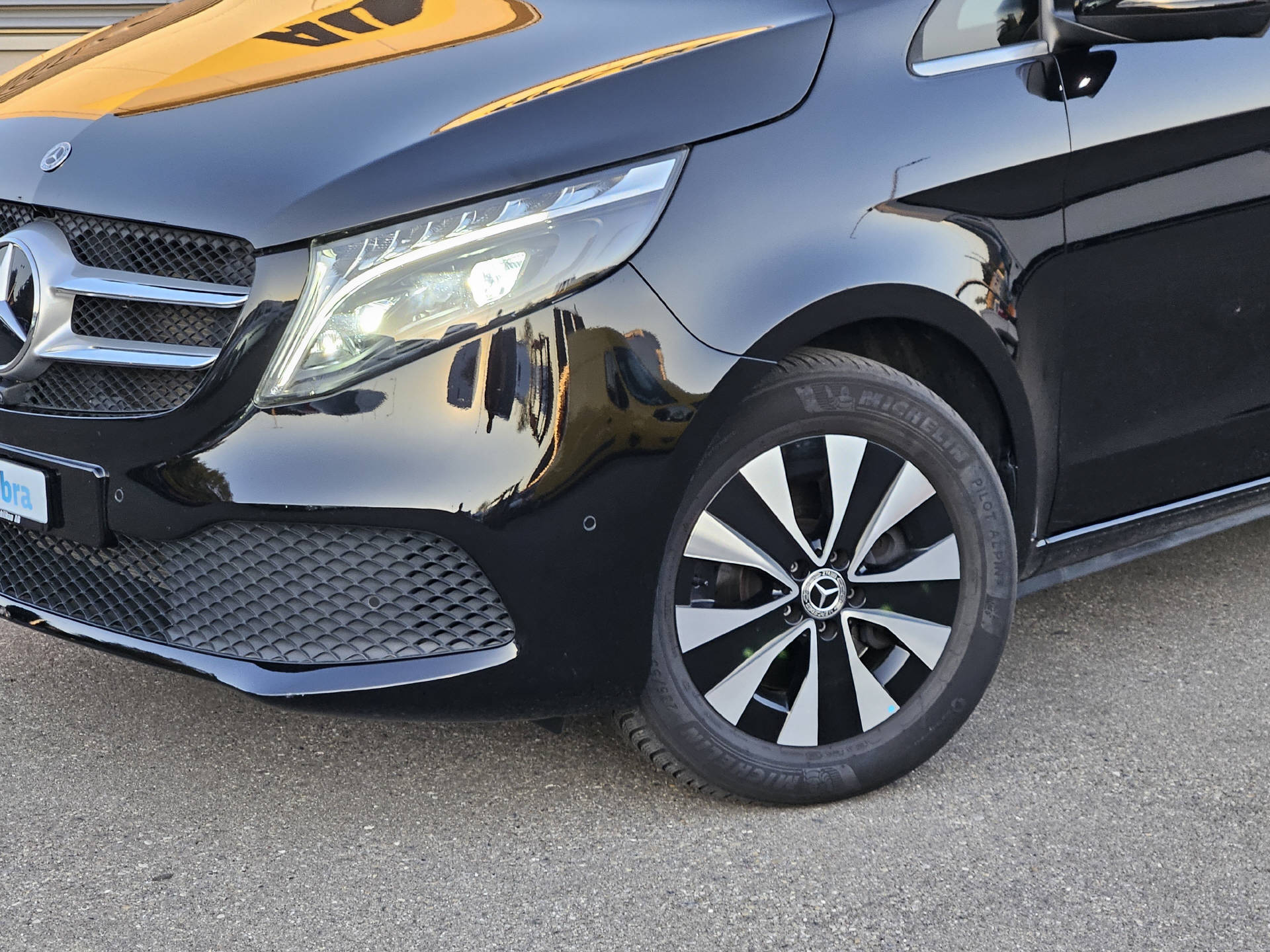 MERCEDES-BENZ V 250 d Avantgarde lang 4matic Van * 7- Plätzer * 10 Jahre oder 100'000km Gratisservice *-image-1
