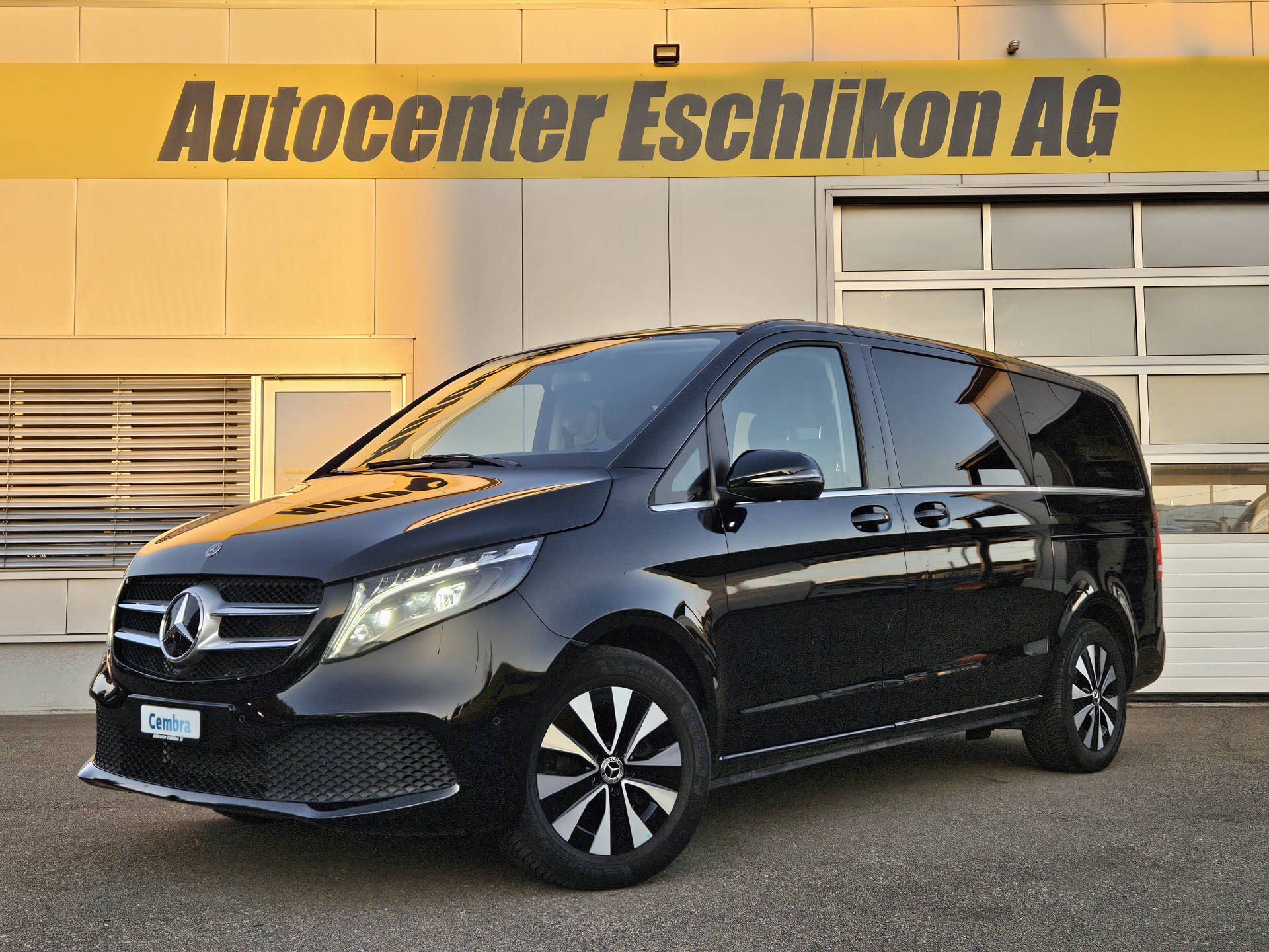 MERCEDES-BENZ V 250 d Avantgarde lang 4matic Van * 7- Plätzer * 10 Jahre oder 100'000km Gratisservice *-image-2