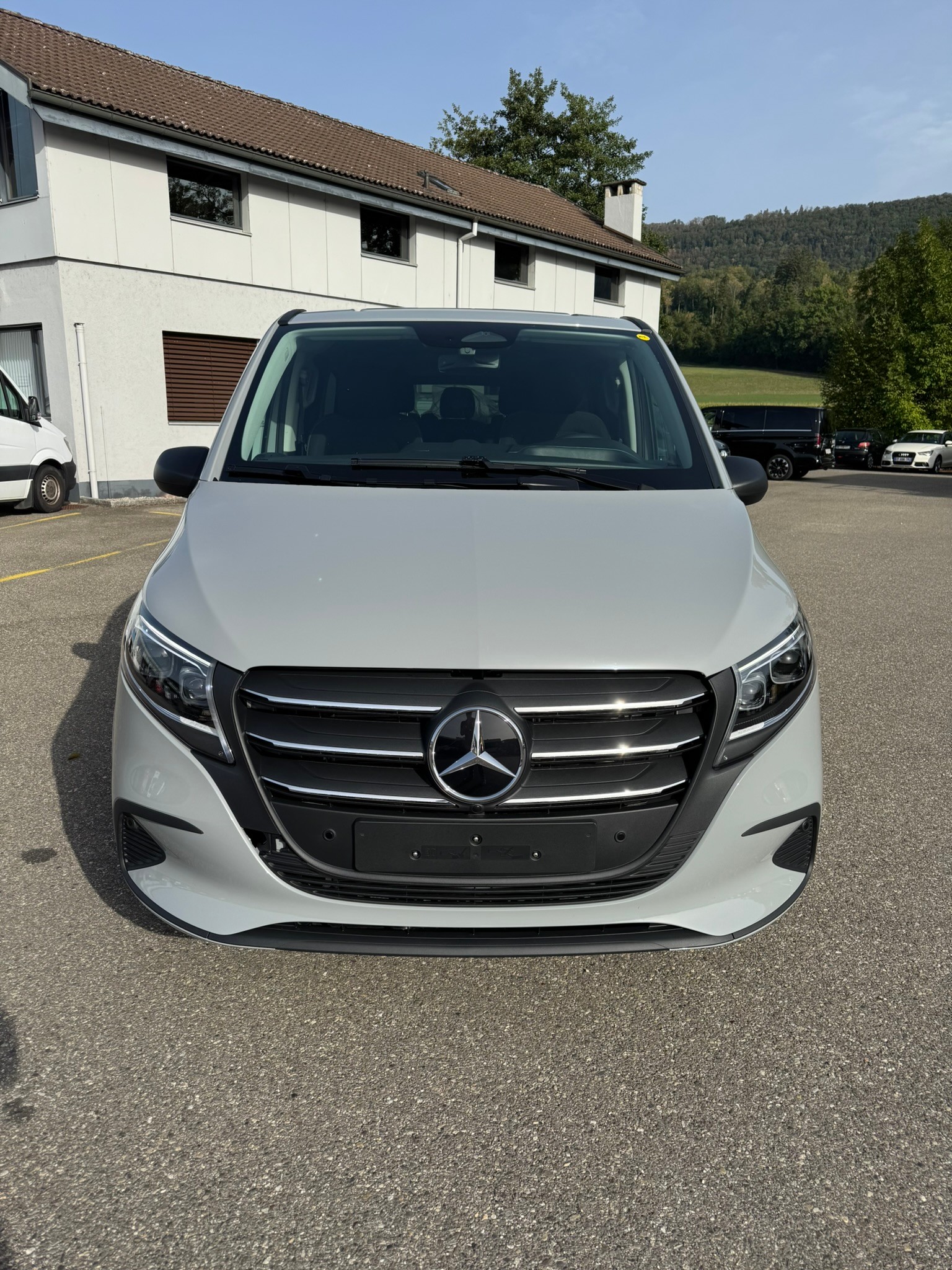 MERCEDES-BENZ Vito 116 CDI Lang Tourer 9G-Tronic 4M Select-image-1