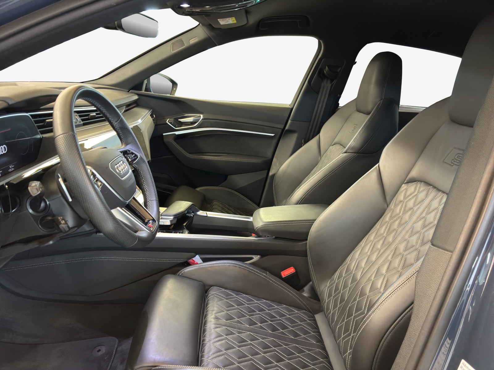 AUDI e-tron 55 Sportback S Line Black Edition quattro-image-7