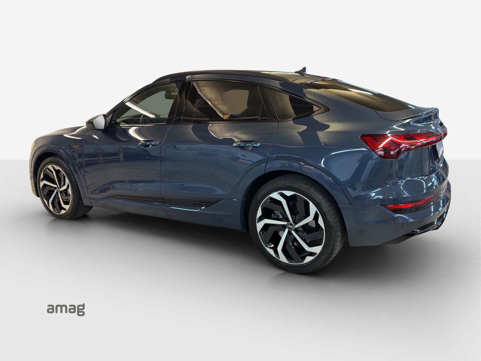 AUDI e-tron 55 Sportback S Line Black Edition quattro-image-2