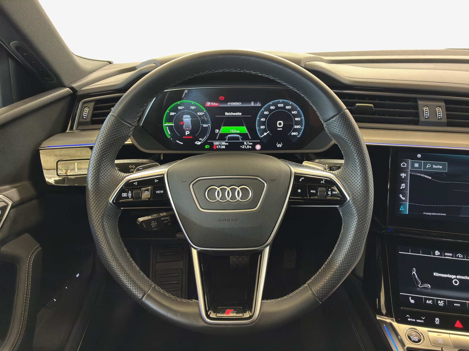 AUDI e-tron 55 Sportback S Line Black Edition quattro-image-9