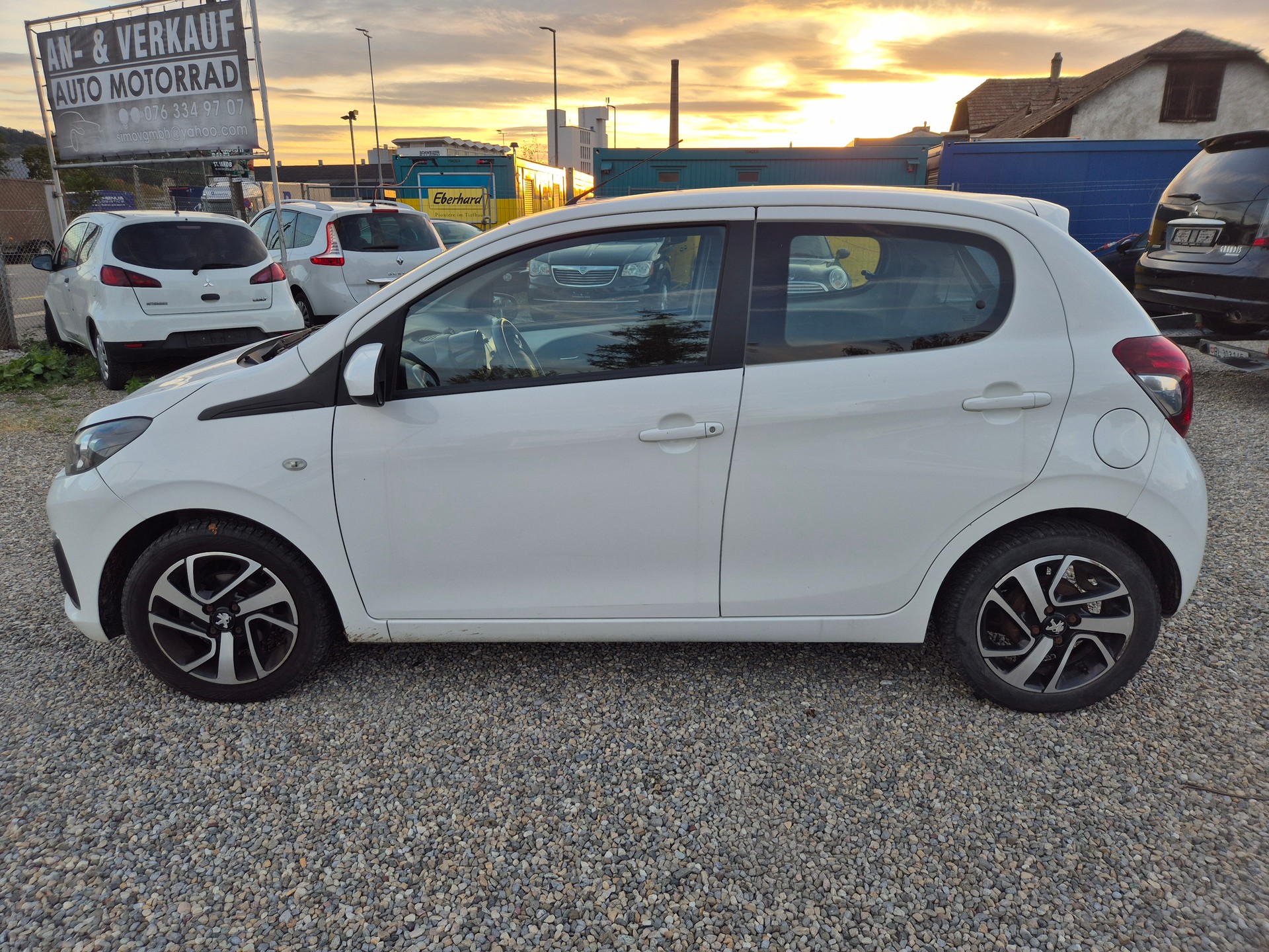 PEUGEOT 108 1.2 VTi Active-image-6