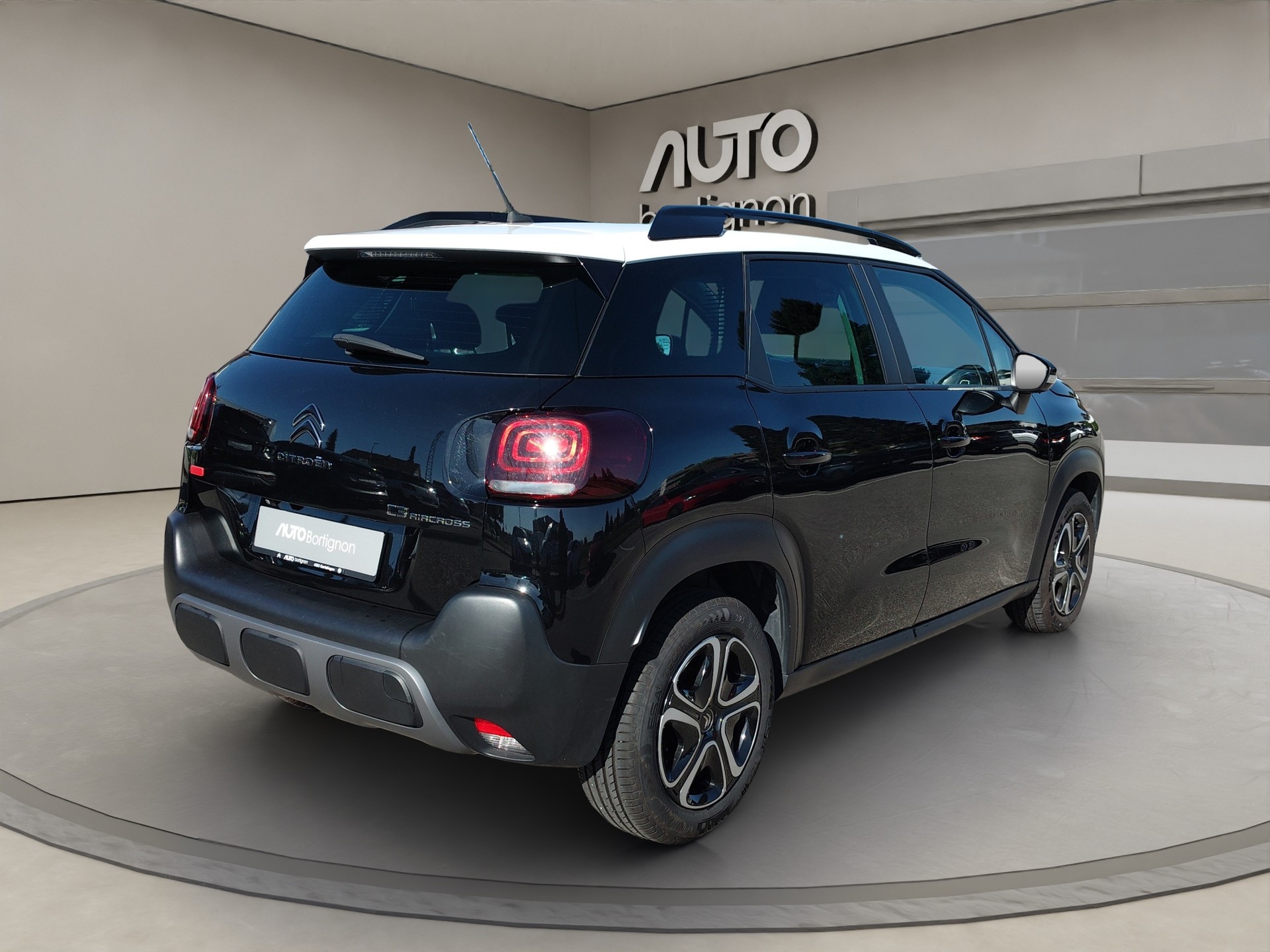 CITROEN C3 Aircross 1.2i PureTech Swiss Edition EAT6-image-4