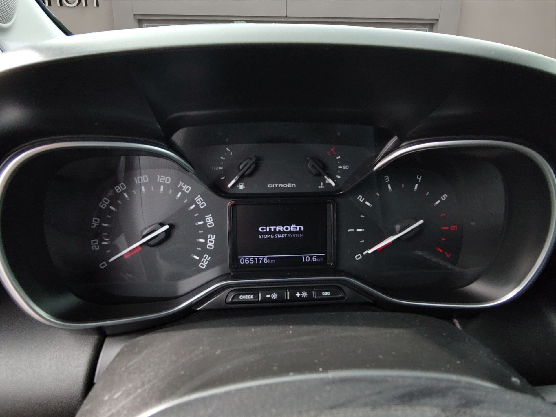 CITROEN C3 Aircross 1.2i PureTech Swiss Edition EAT6-image-14