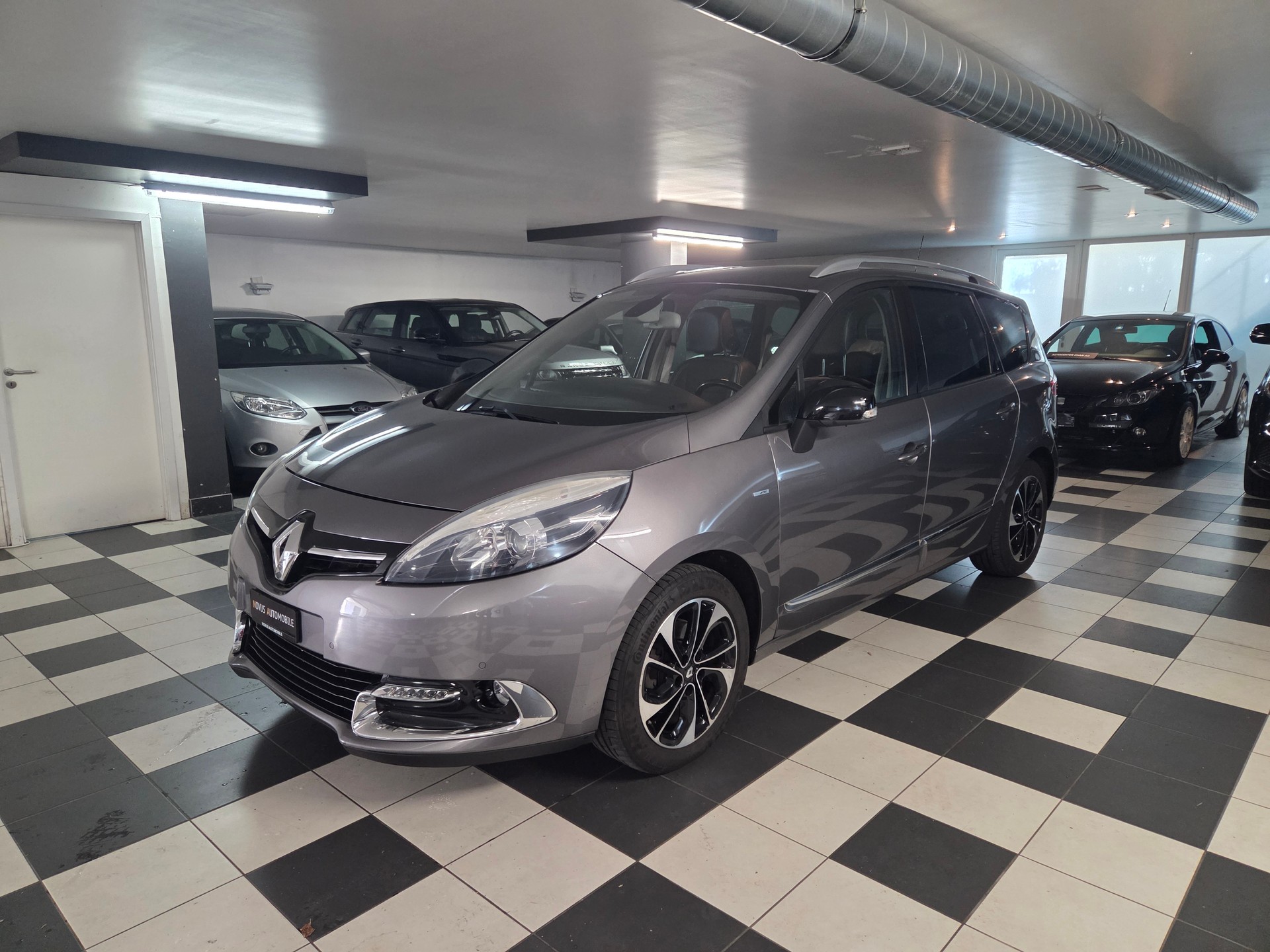 RENAULT Grand Scénic 2.0 dCi Bose Automatic-image-0