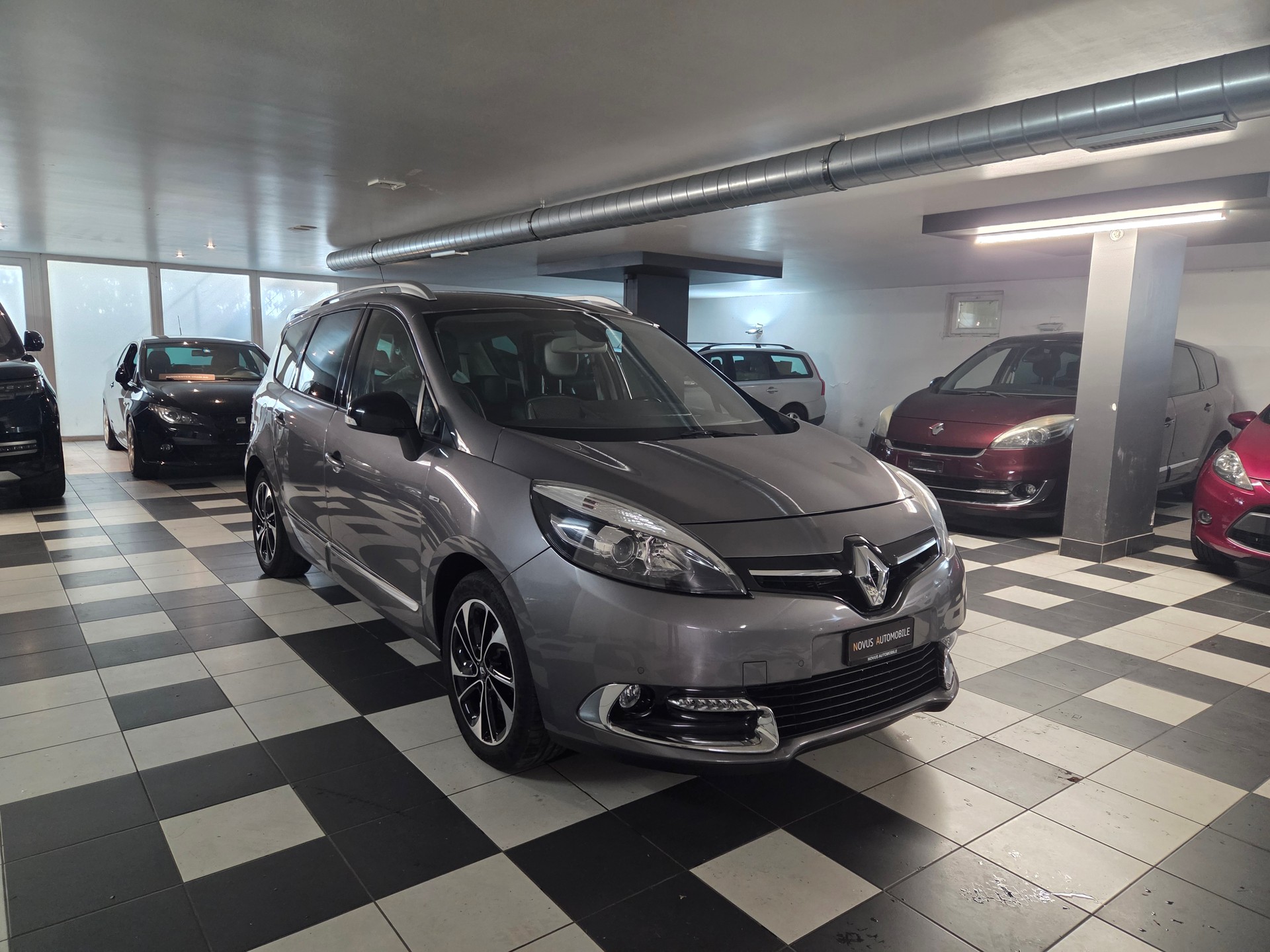 RENAULT Grand Scénic 2.0 dCi Bose Automatic-image-6