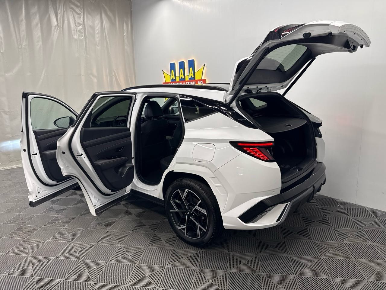 HYUNDAI Tucson 1.6 TGDI PHEV N-Line Black 4WD 288PS-image-14