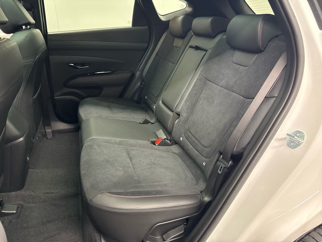 HYUNDAI Tucson 1.6 TGDI PHEV N-Line Black 4WD 288PS-image-12