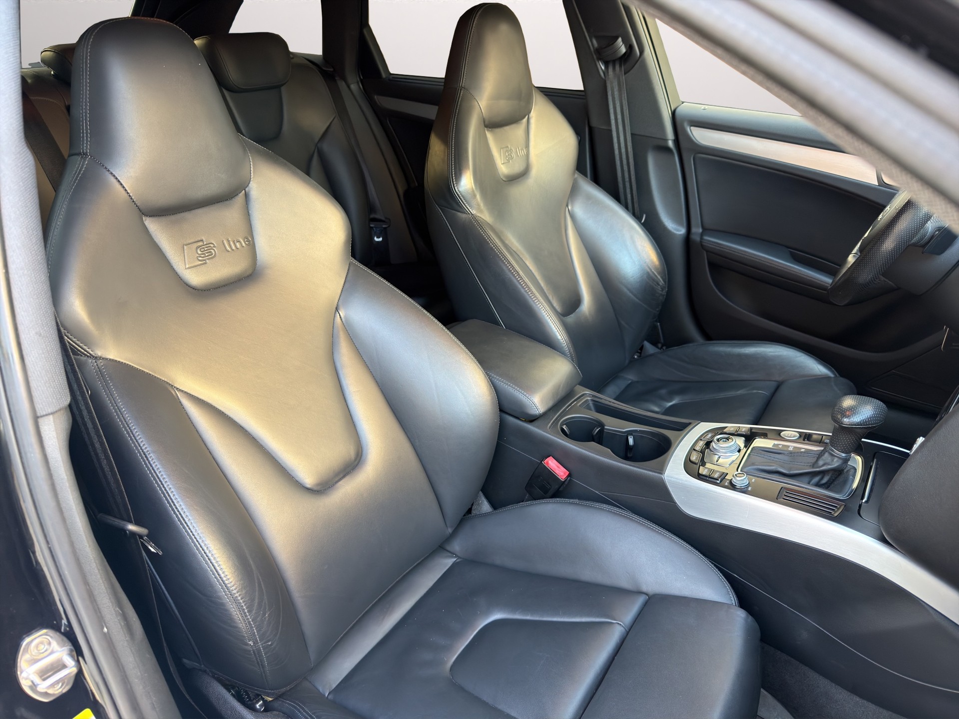 AUDI A4 Avant 3.0 TDI quattro S-tronic-image-13