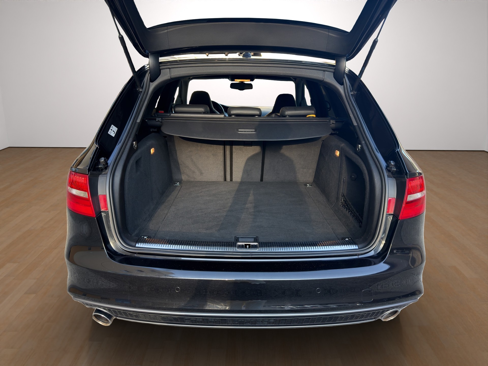 AUDI A4 Avant 3.0 TDI quattro S-tronic-image-14