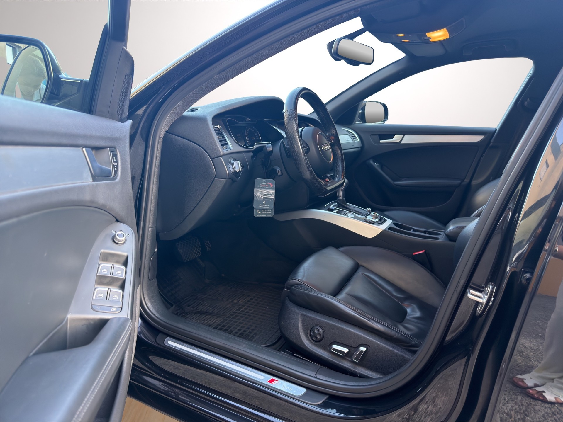 AUDI A4 Avant 3.0 TDI quattro S-tronic-image-8