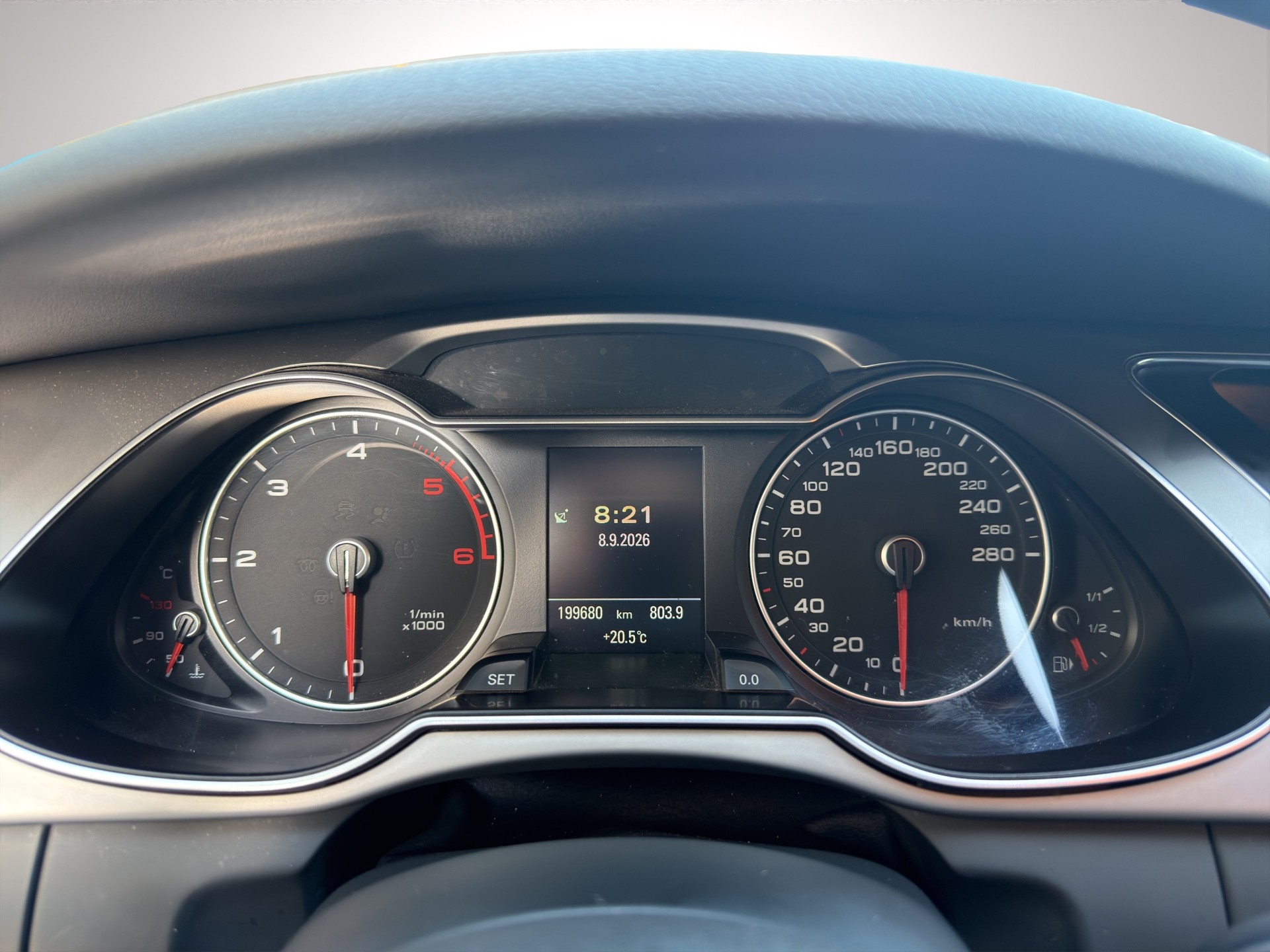 AUDI A4 Avant 3.0 TDI quattro S-tronic-image-10