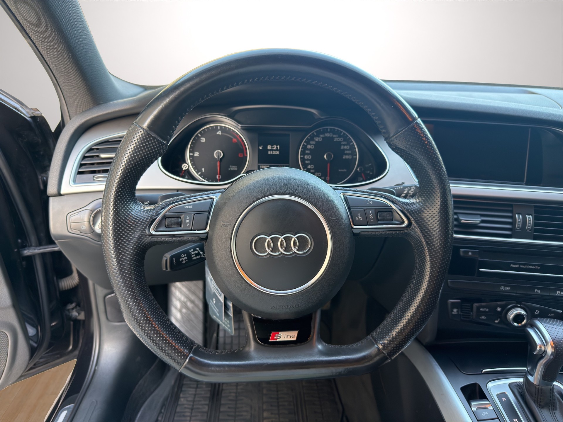 AUDI A4 Avant 3.0 TDI quattro S-tronic-image-9