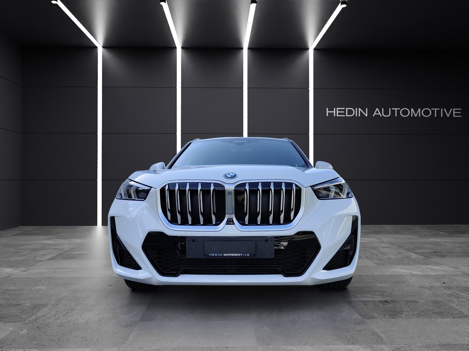 BMW X1 30e xDrive paddles-showroom-element-2