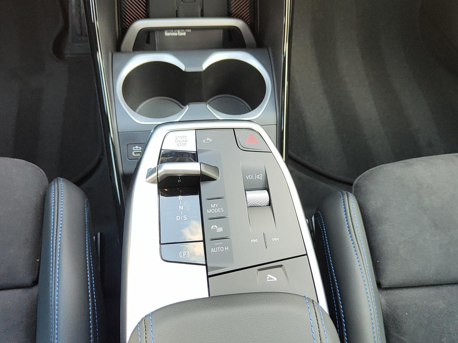 BMW X1 30e xDrive paddles-image-12