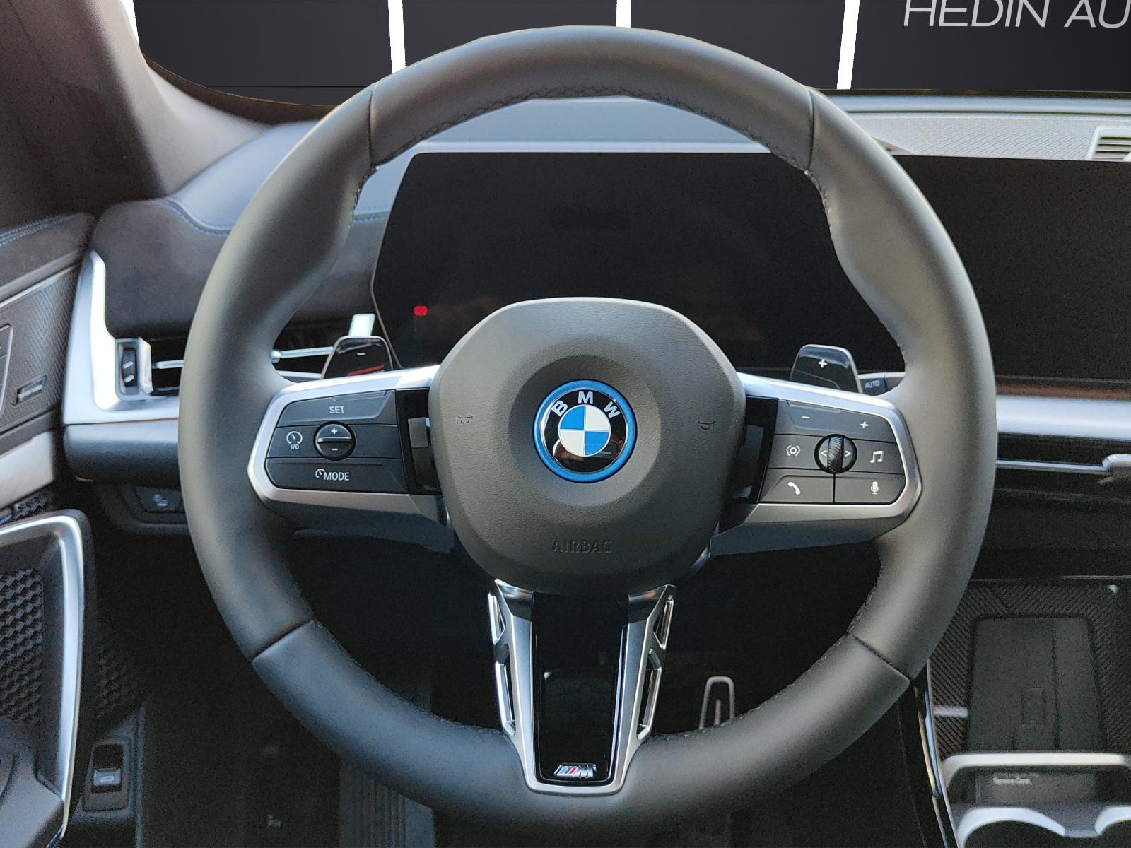 BMW X1 30e xDrive paddles-image-11