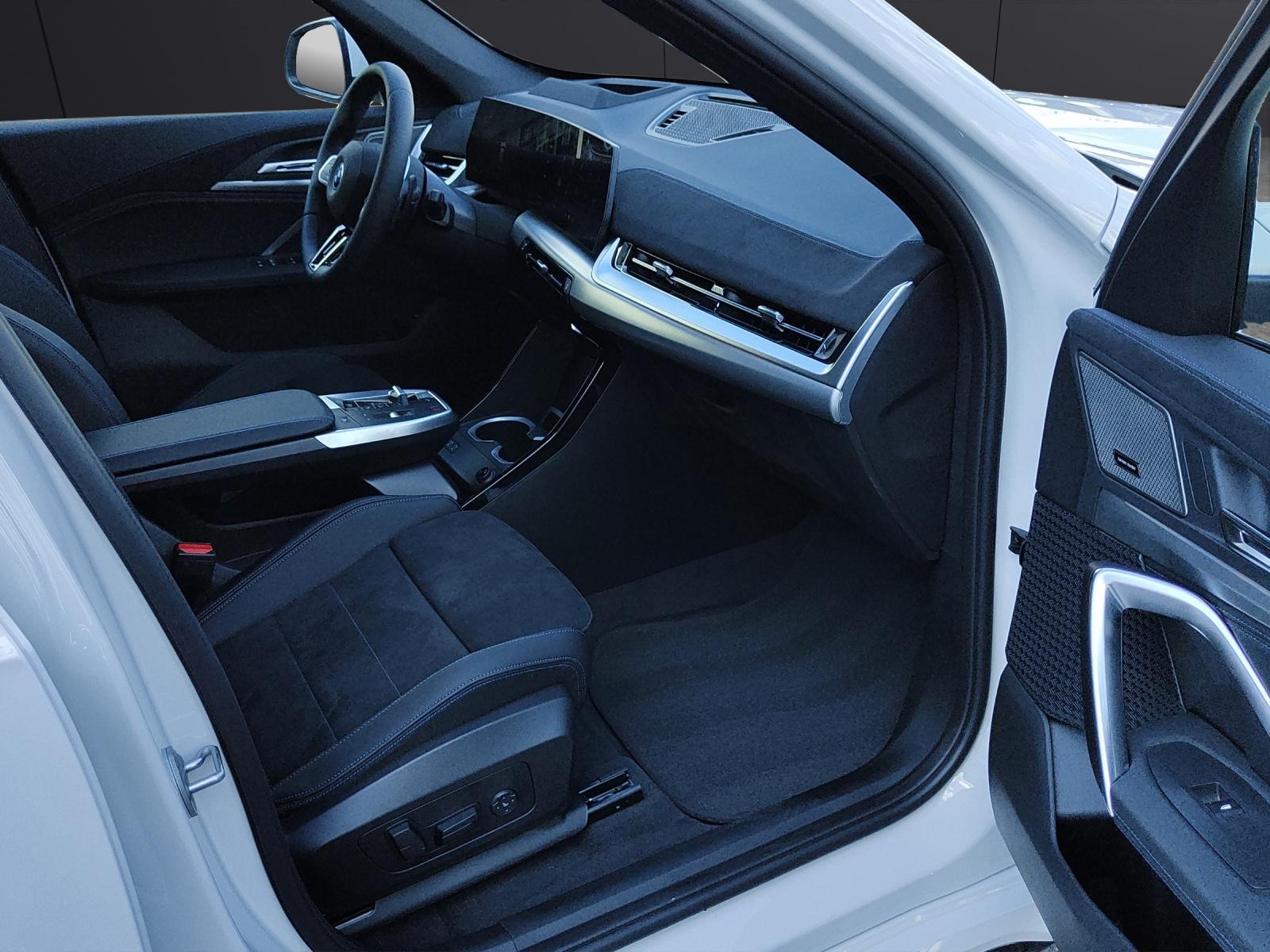 BMW X1 30e xDrive paddles-image-19