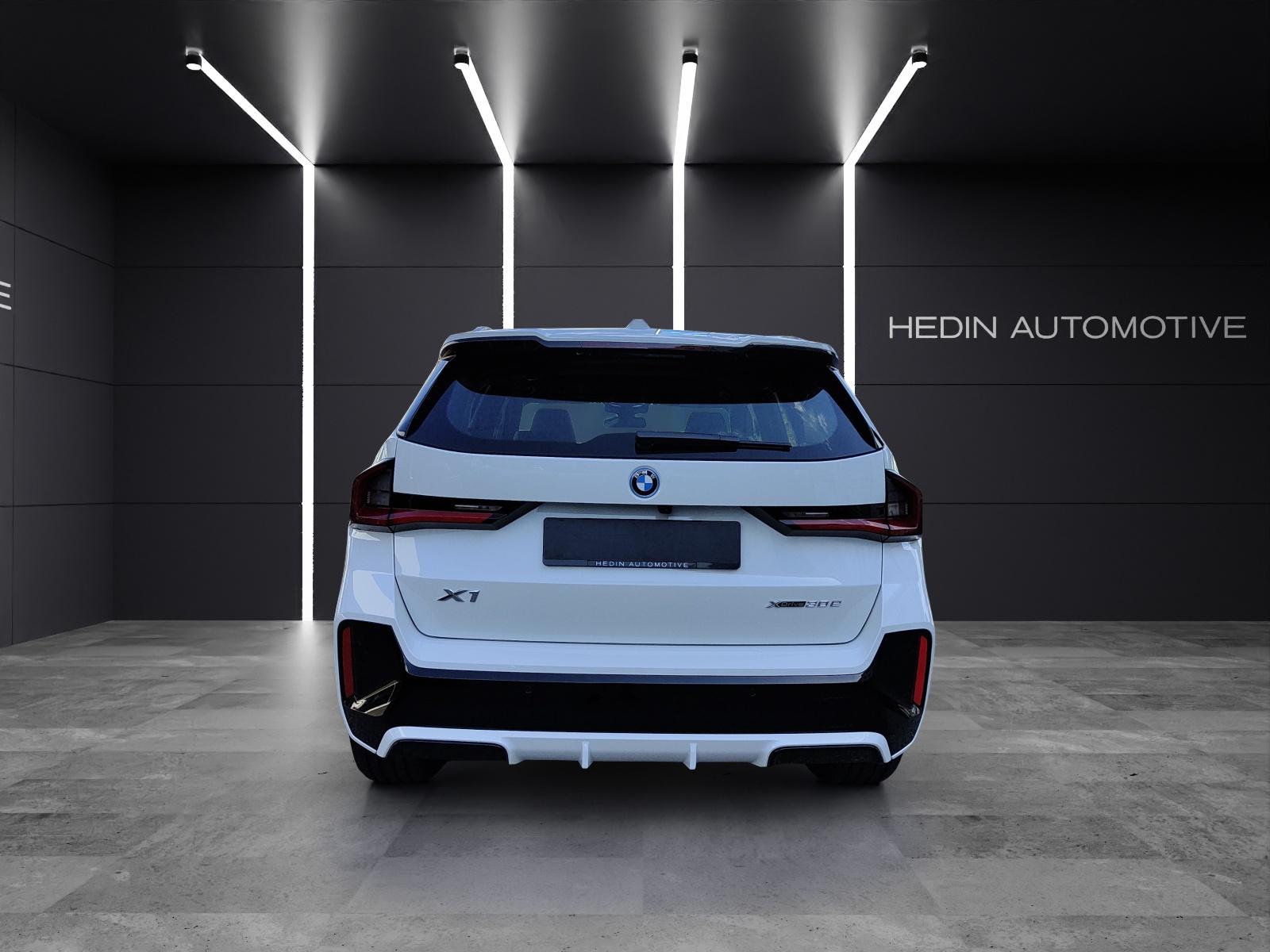 BMW X1 30e xDrive paddles-image-4