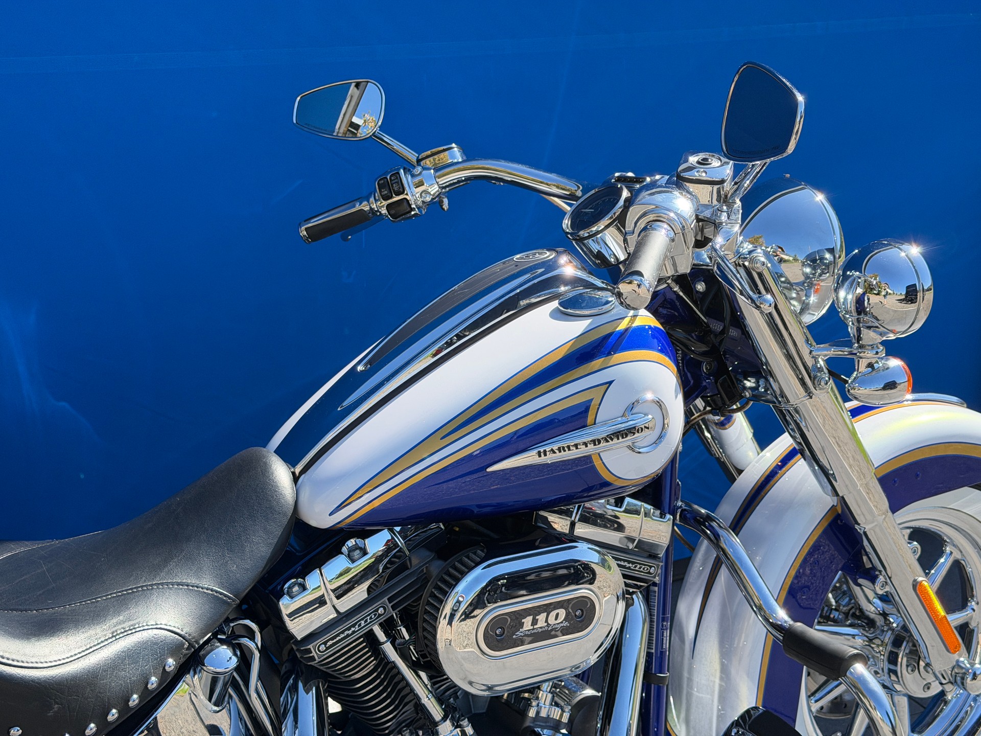 HARLEY-DAVIDSON FLSTNSE Softail Deluxe ABS CVO-showroom-element-2