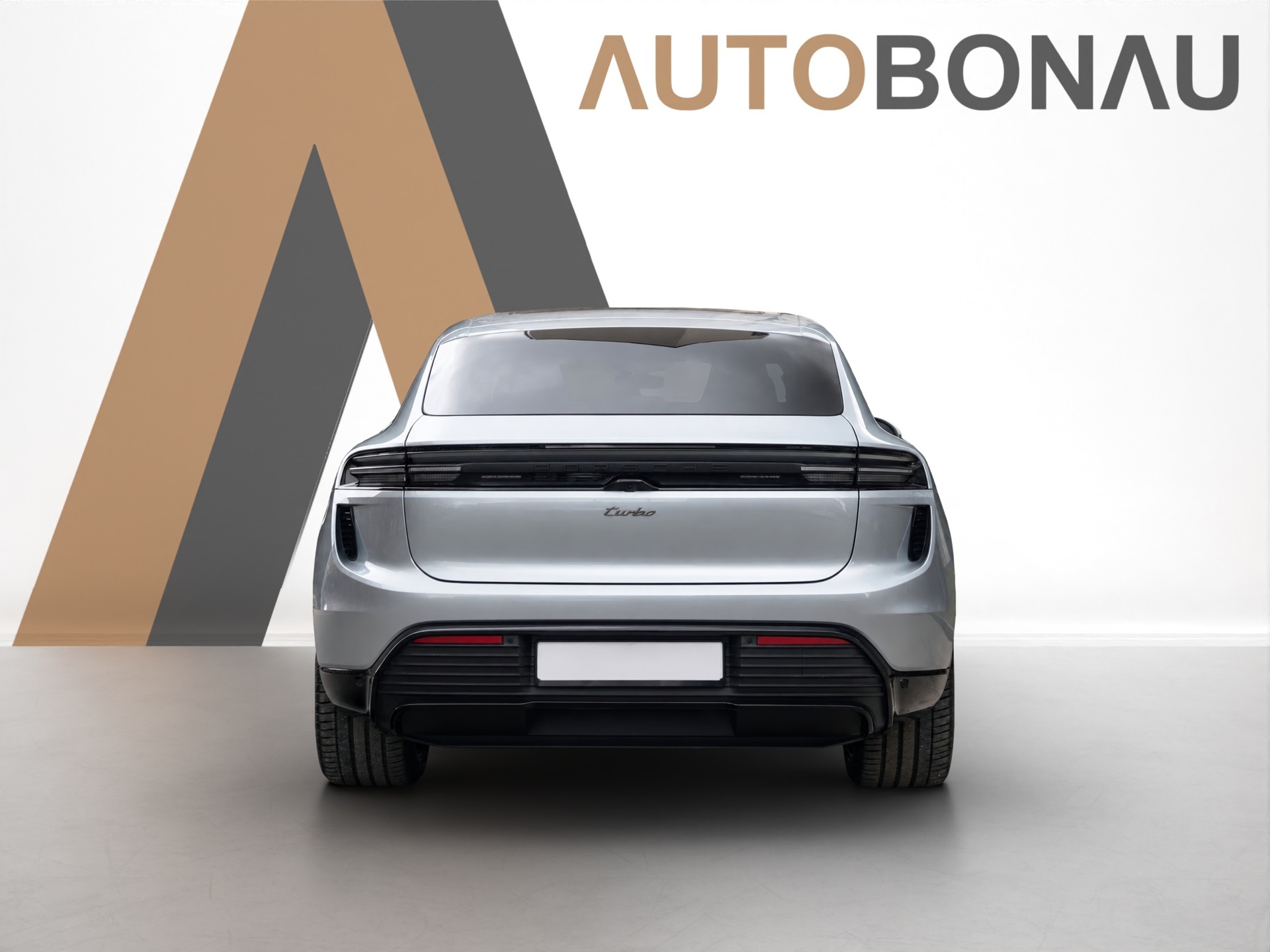 PORSCHE Macan Turbo-image-3