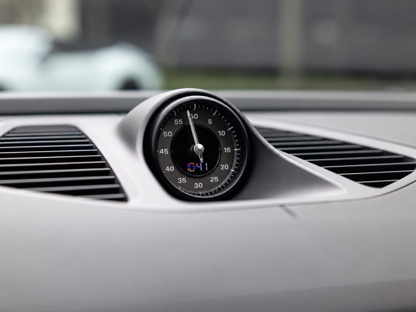 PORSCHE Macan Turbo-image-24