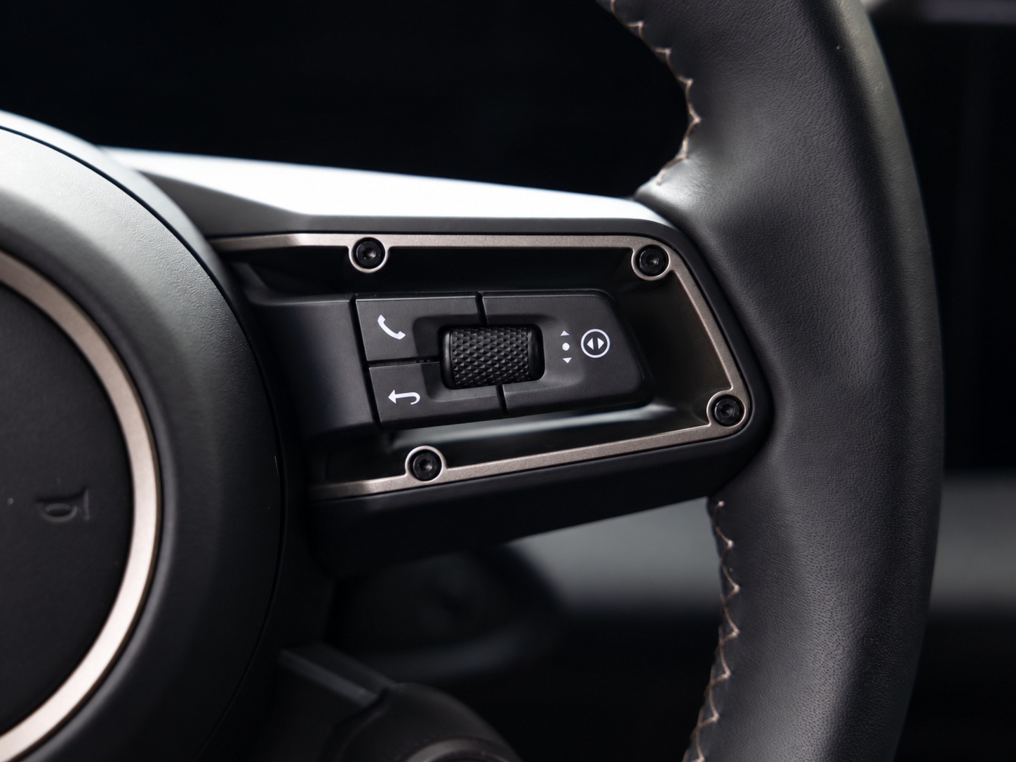 PORSCHE Macan Turbo-image-20