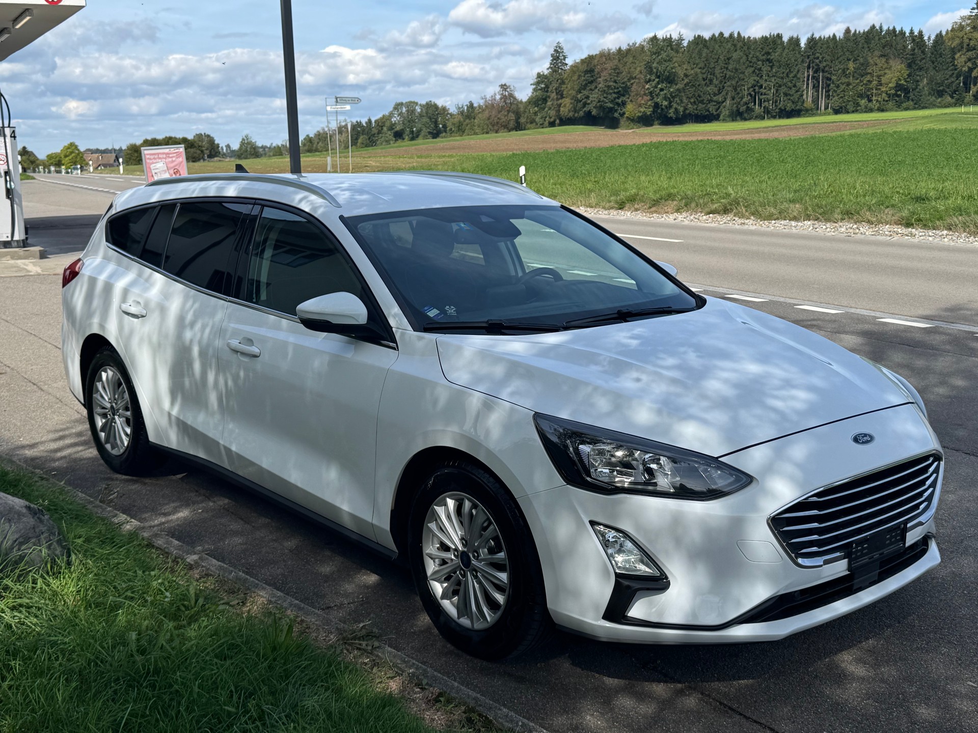 FORD Focus 1.5 TDCi Titanium Automatic-image-2