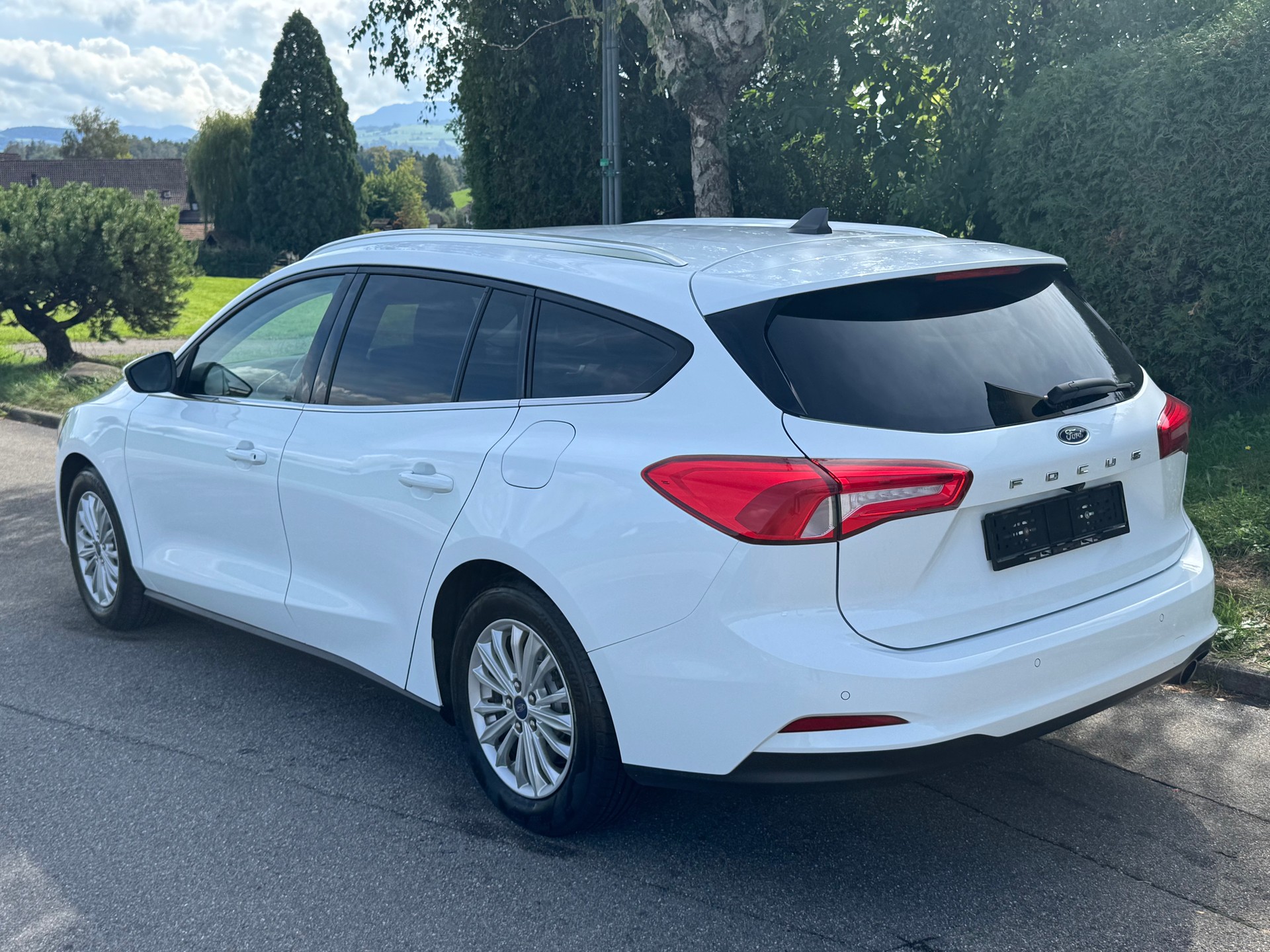 FORD Focus 1.5 TDCi Titanium Automatic-image-3