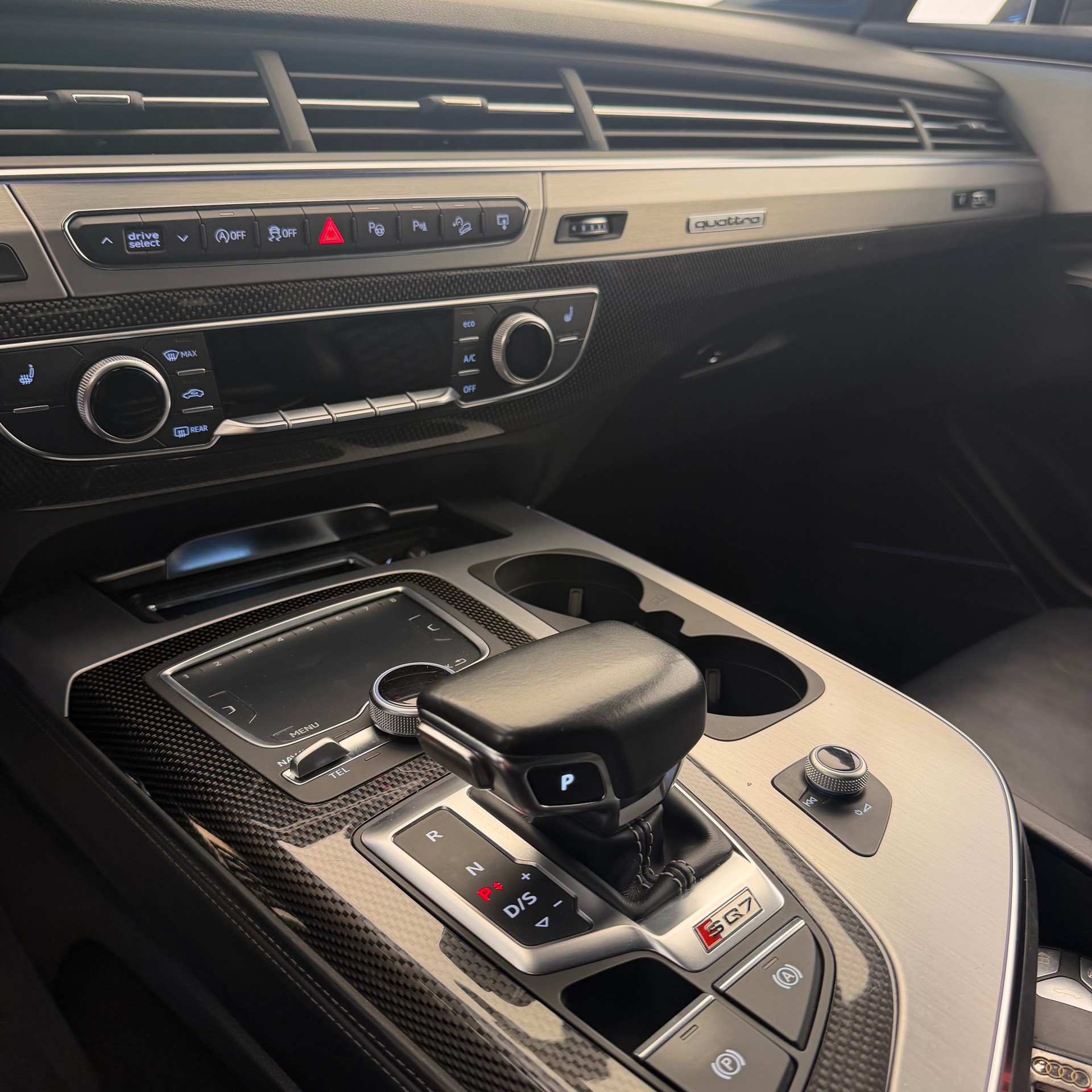 AUDI SQ7 4.0 TDI quattro ABT tiptronic 7 Plätze-image-8