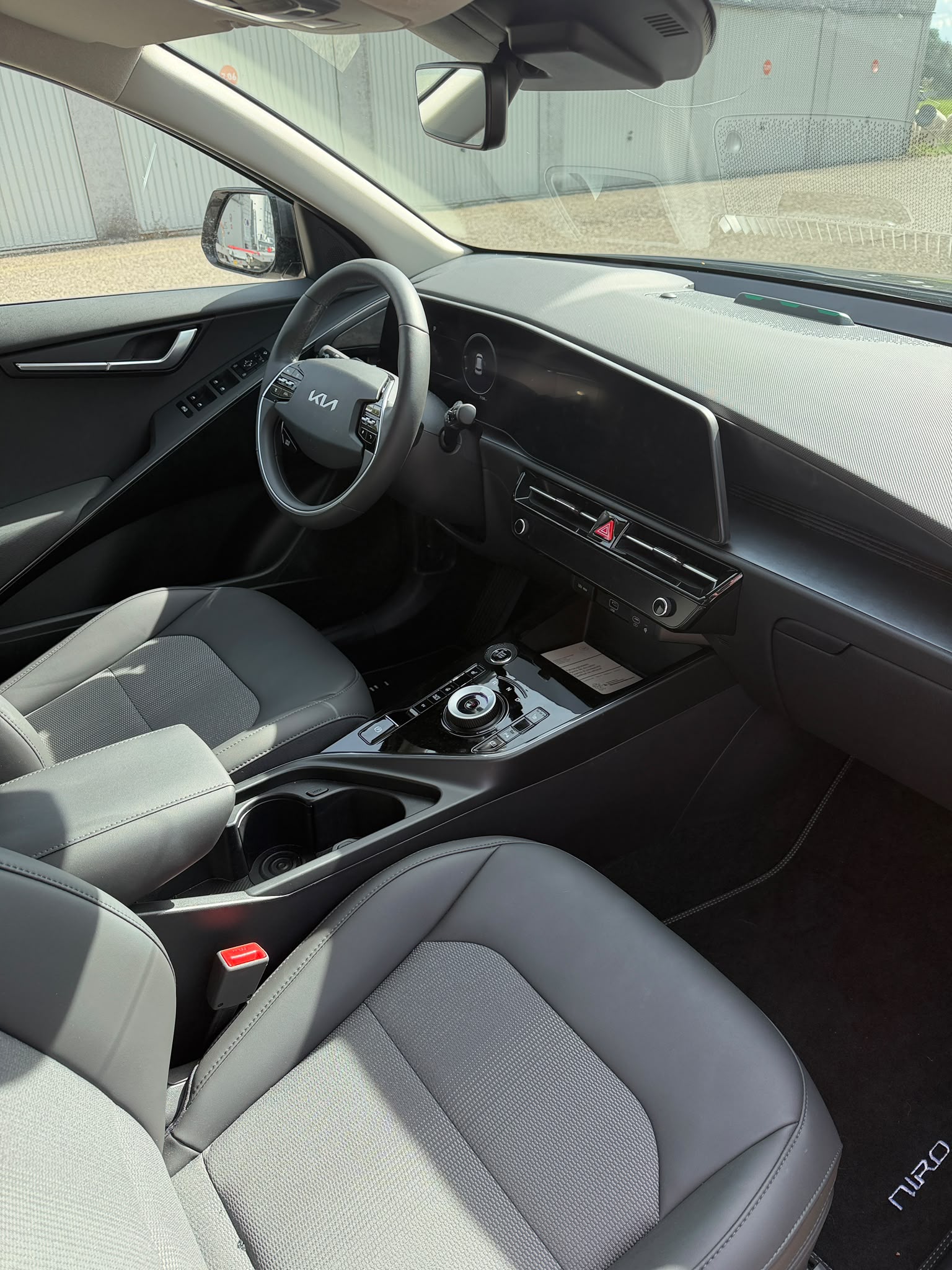 KIA Niro 1.6GDi Hybrid Style DCT-image-7