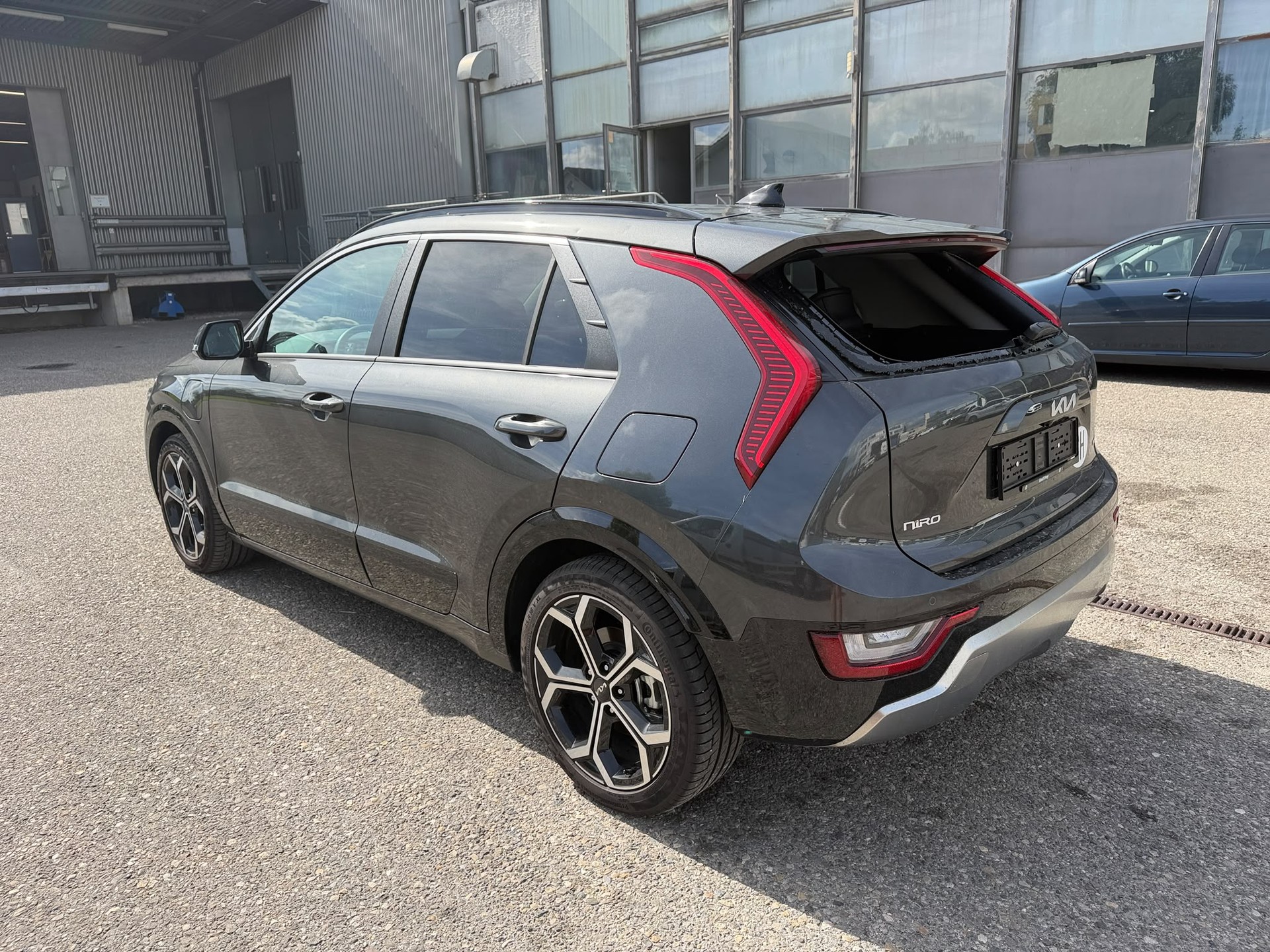 KIA Niro 1.6GDi Hybrid Style DCT-image-4