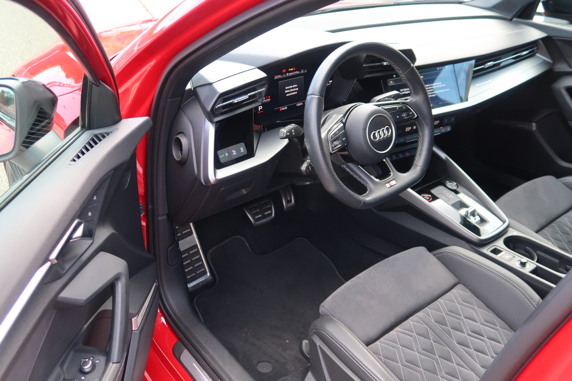 AUDI S3 Limousine 2.0 TFSI quattro S-tronic-image-7