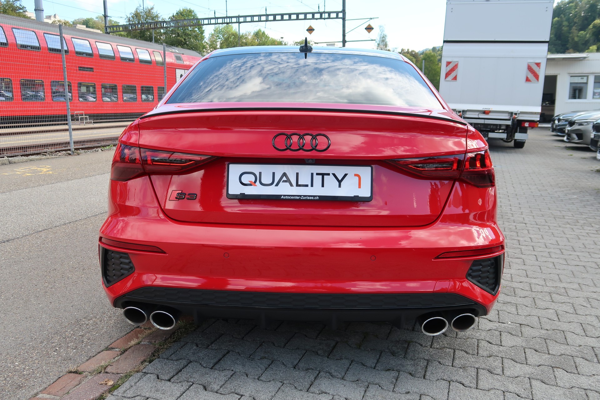 AUDI S3 Limousine 2.0 TFSI quattro S-tronic-image-4