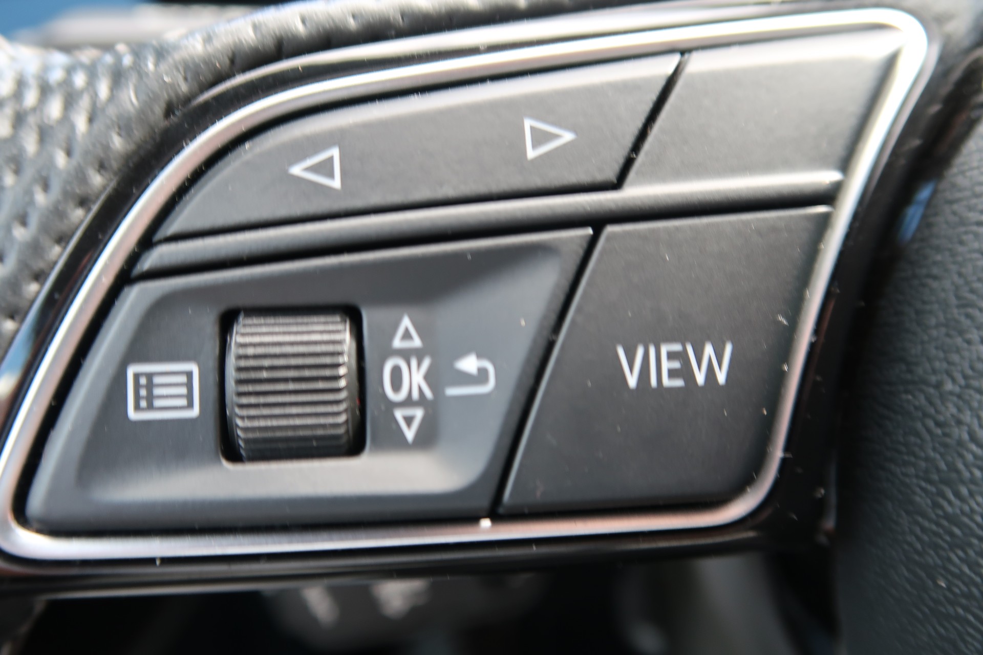 AUDI S3 Limousine 2.0 TFSI quattro S-tronic-image-18