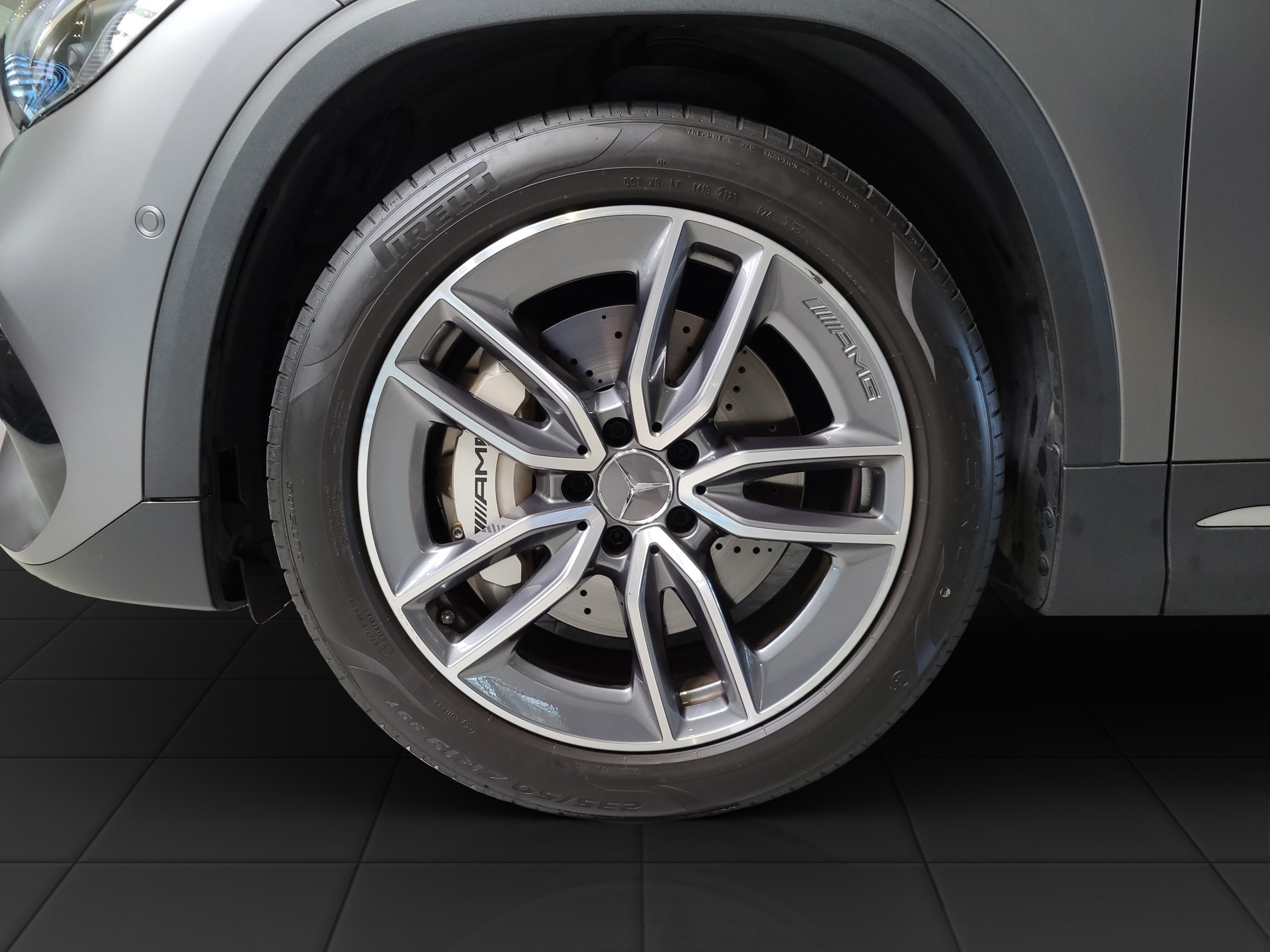 MERCEDES-BENZ GLA 35 AMG 4M-image-9