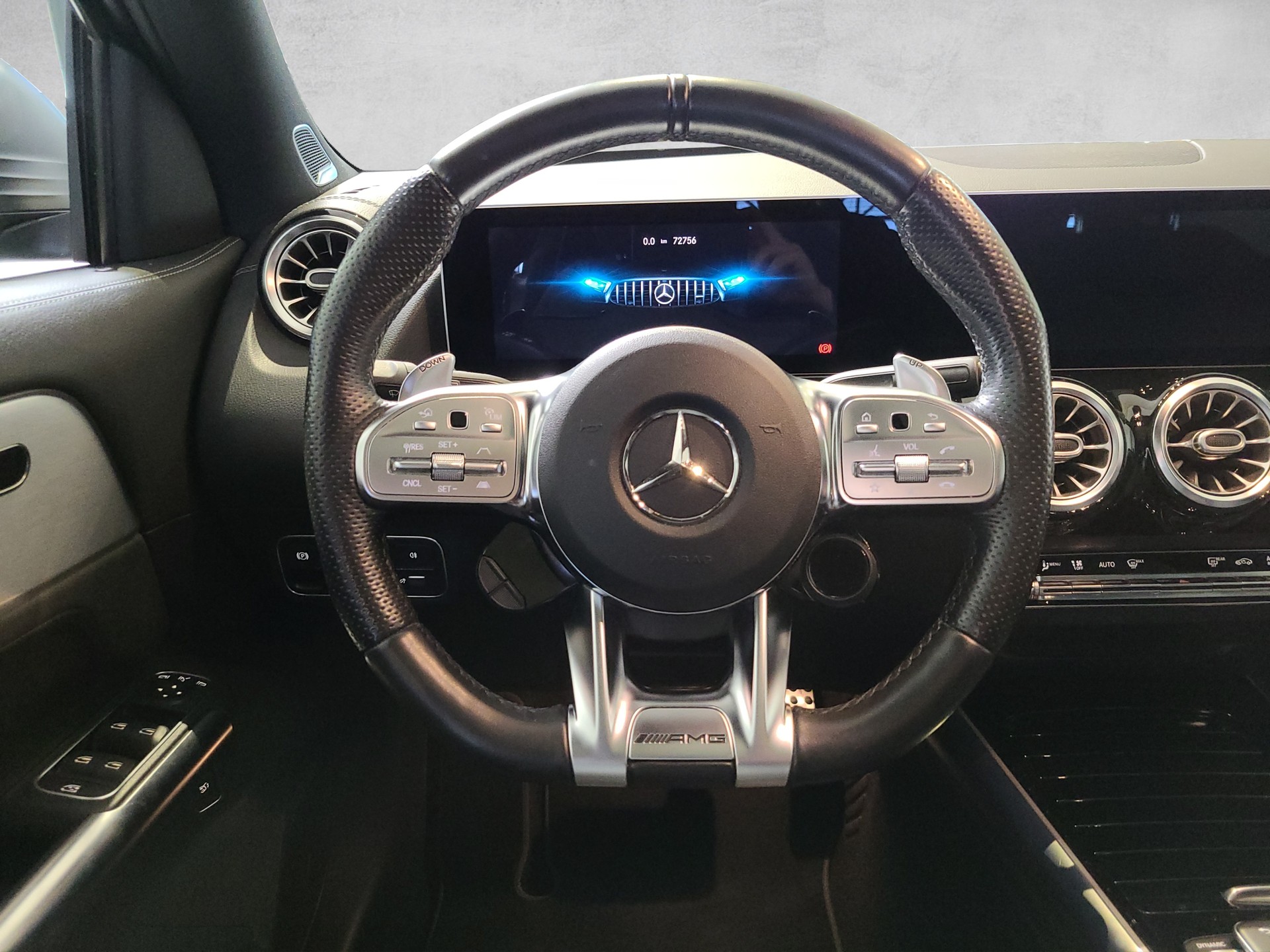MERCEDES-BENZ GLA 35 AMG 4M-image-13