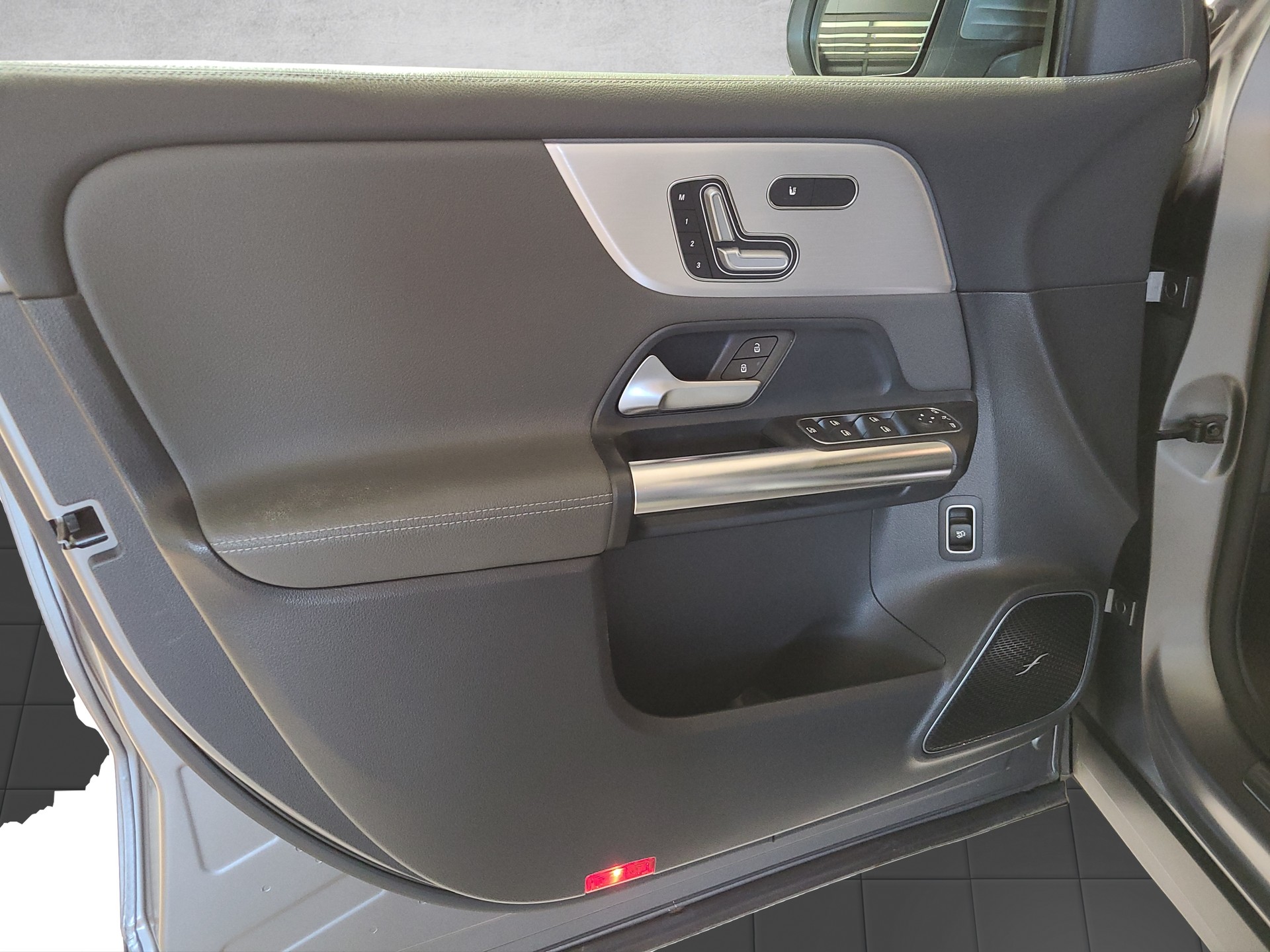 MERCEDES-BENZ GLA 35 AMG 4M-image-8