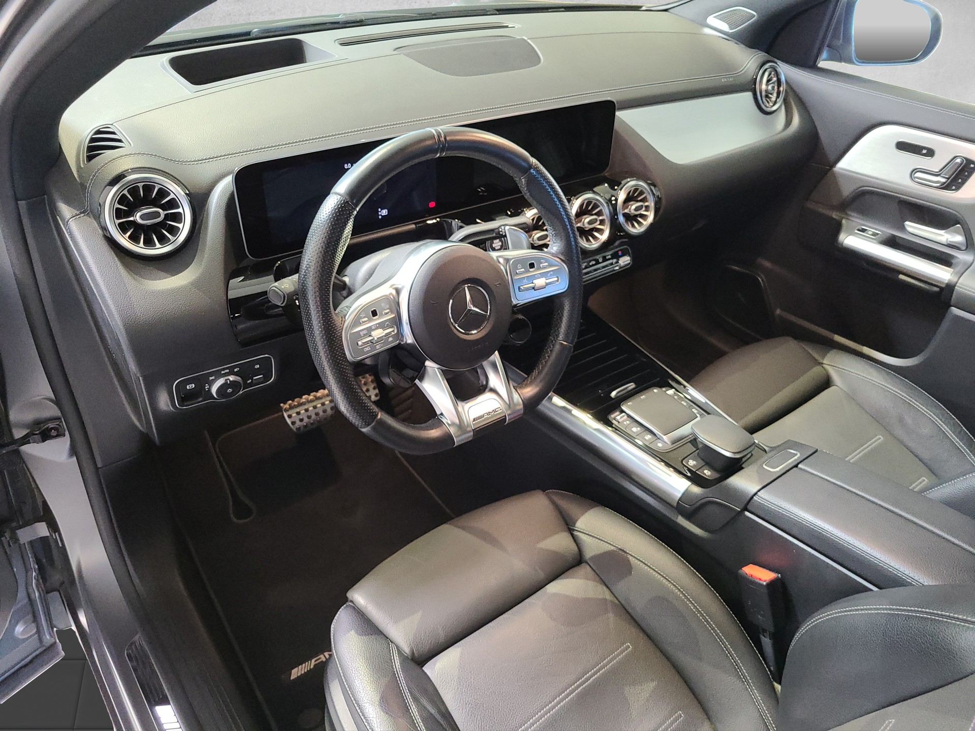 MERCEDES-BENZ GLA 35 AMG 4M-image-6