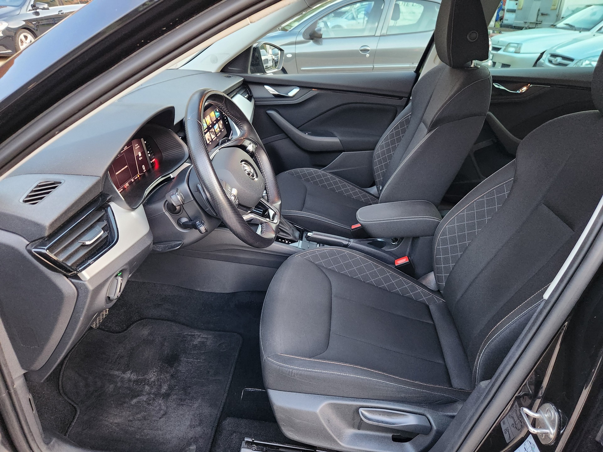 SKODA Kamiq 1.5 TSI Drive 125 DSG-image-9