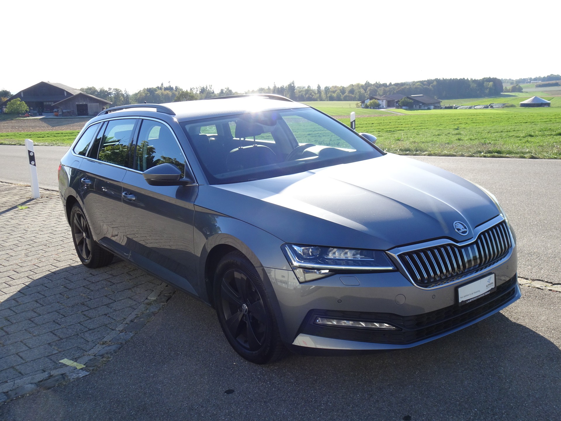 SKODA Superb Combi 2.0 TDi Ambition DSG-image-5