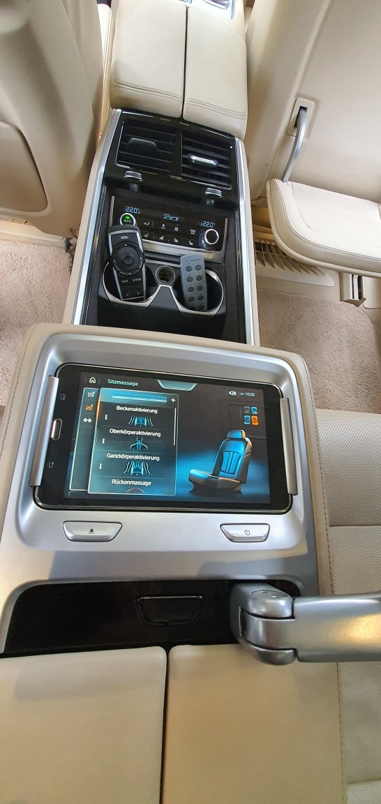 BMW 750Ld xDrive Pure Excellence Executive Lounge-image-3