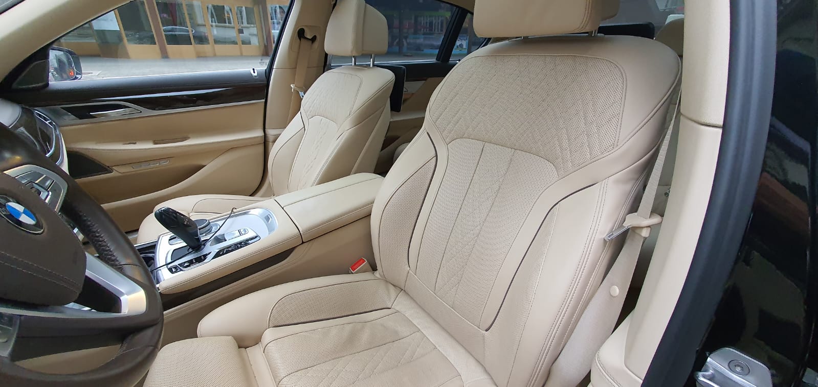 BMW 750Ld xDrive Pure Excellence Executive Lounge-image-5