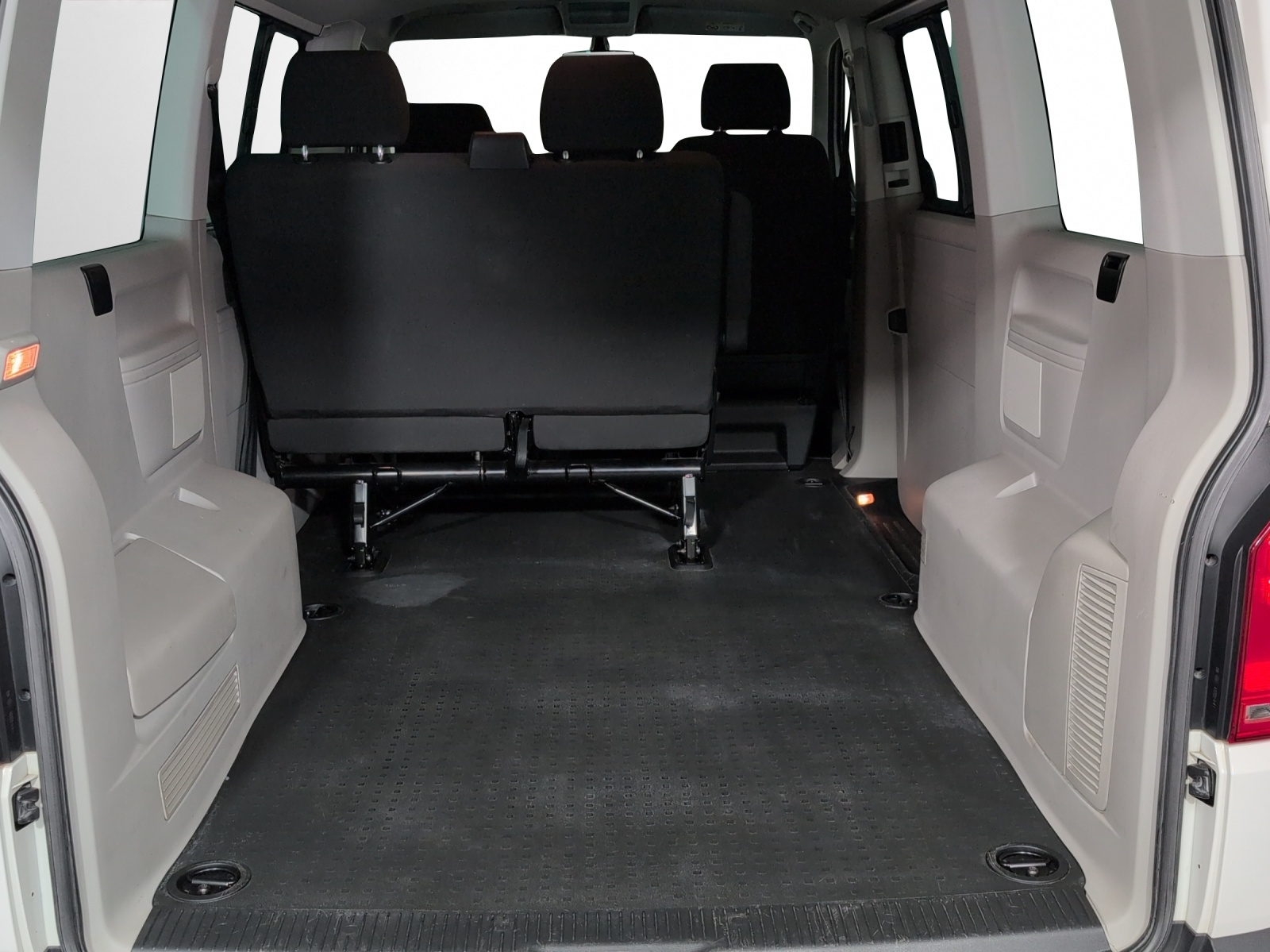 VW T6 Caravelle 2.0 TDI Trendline DSG-image-13