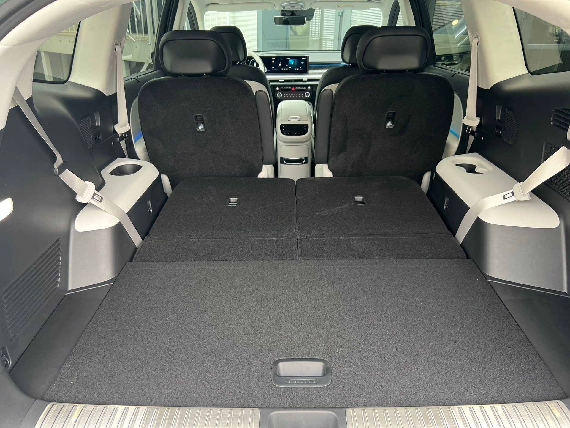 HYUNDAI Ioniq 9 110kWh Vertex Caligraphy 4WD-image-17