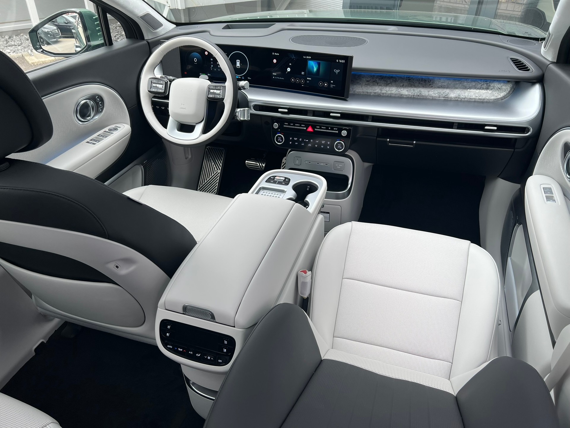 HYUNDAI Ioniq 9 110kWh Vertex Caligraphy 4WD-image-8